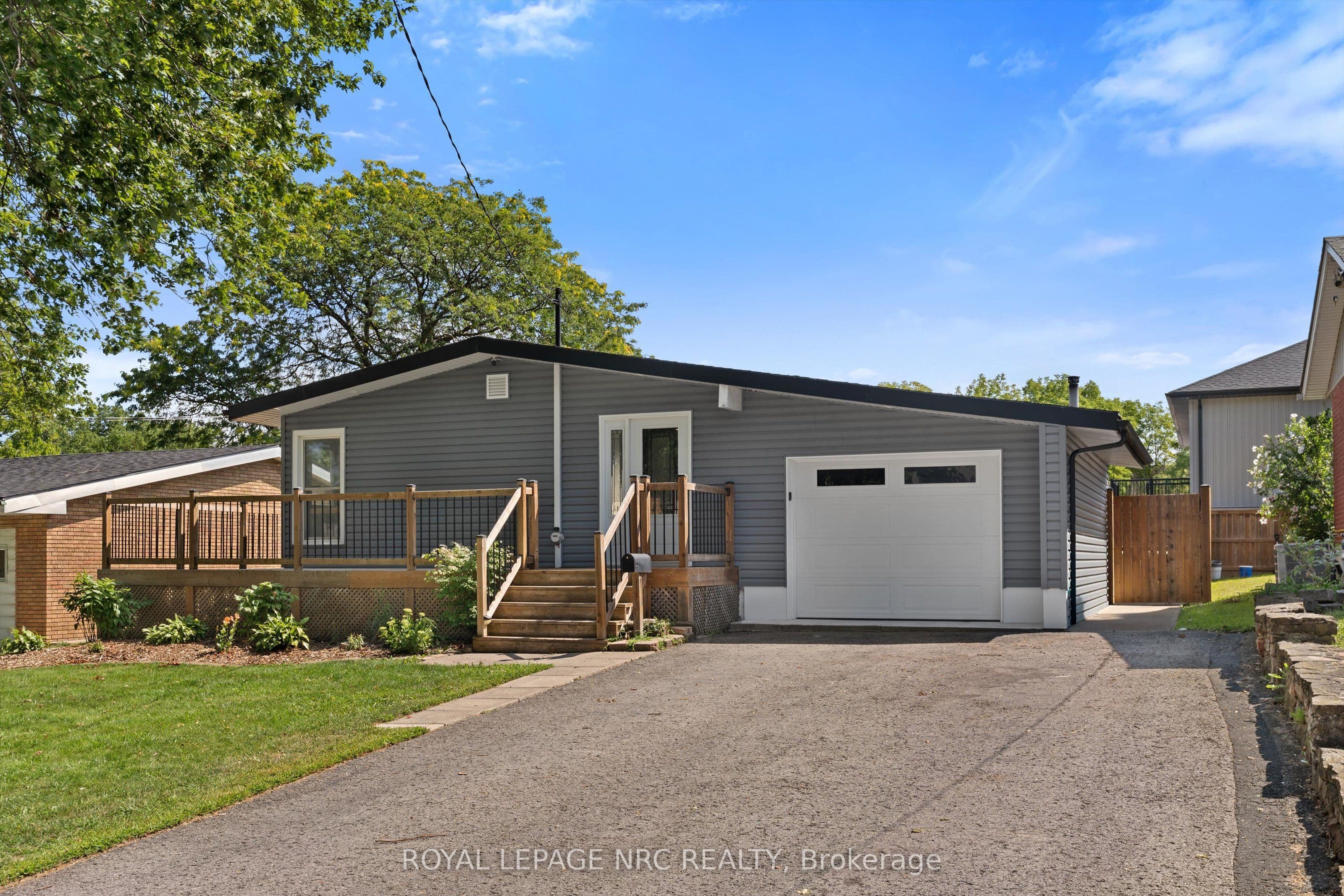 64 Welland Street N, Thorold, ON L2V 2C1