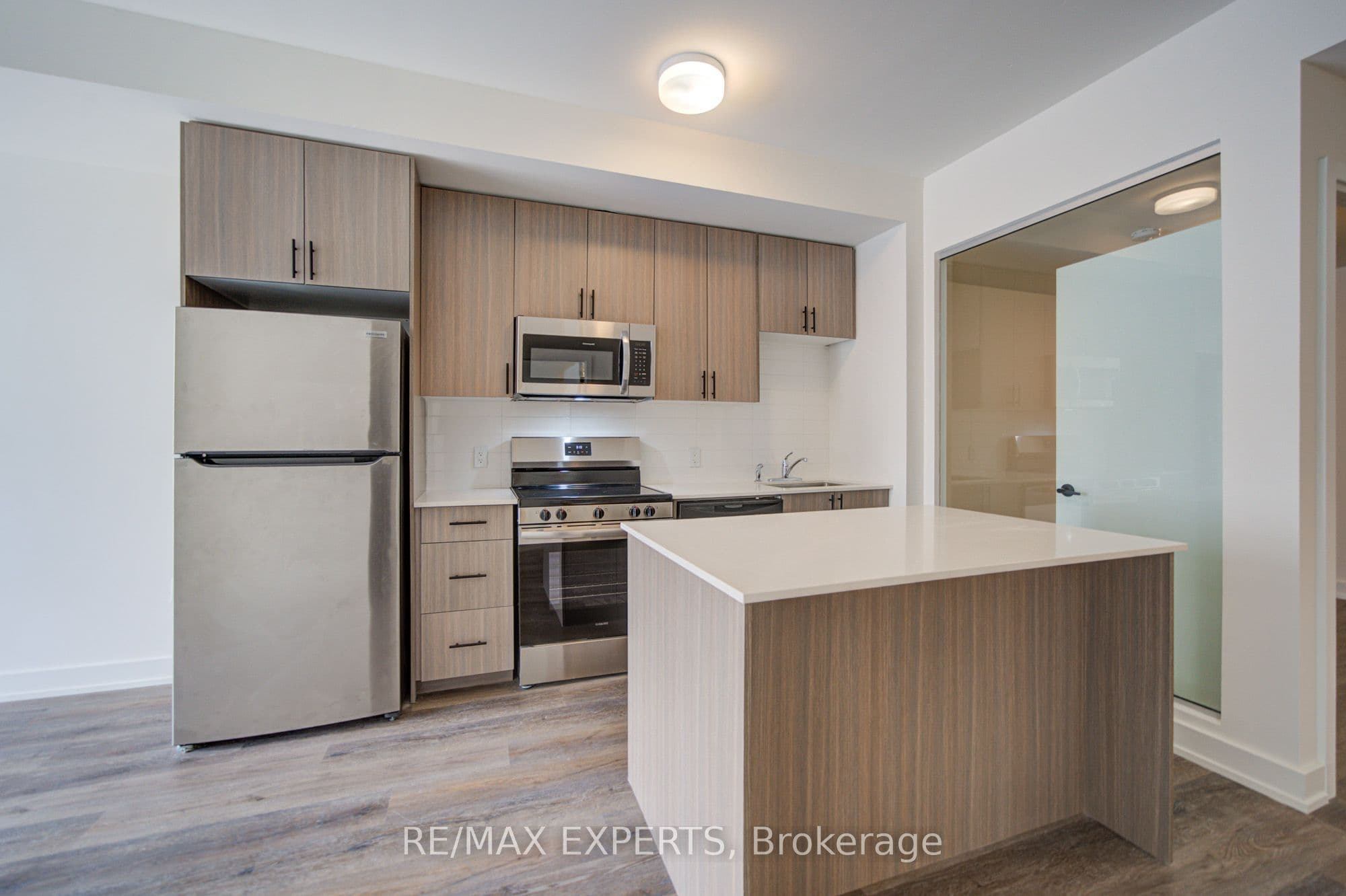 2475 Old Bronte Road 516, Oakville, ON L6M 5S7