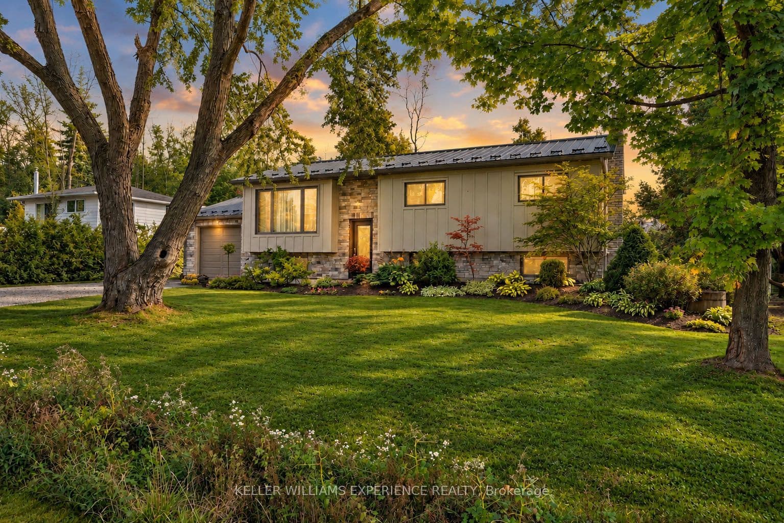 11 Barbara Avenue, Oro-Medonte, ON L0L 2E0