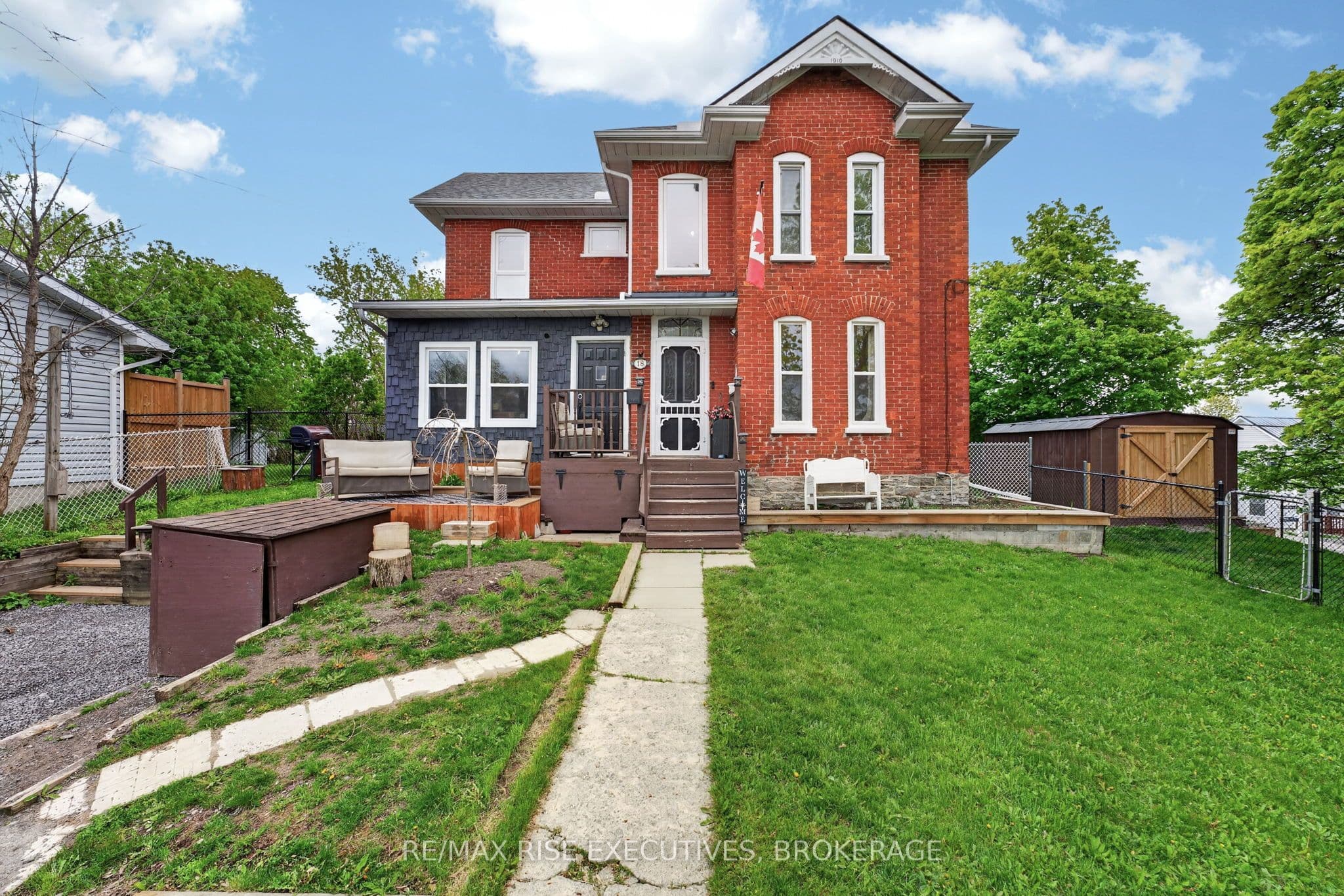 18 Stone Street, Belleville, ON K8P 1Z9