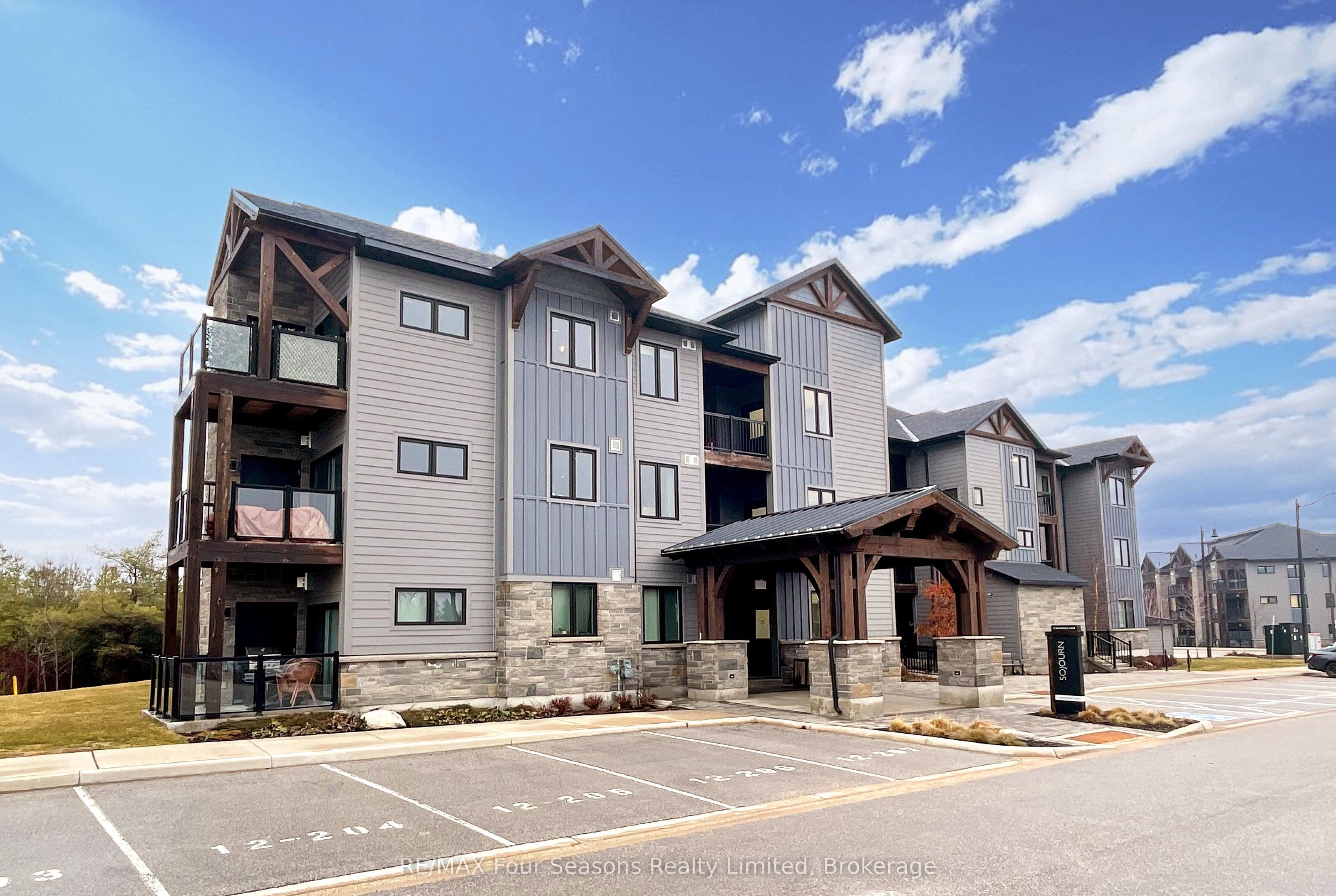 12 BEAUSOLEIL Lane 107, Blue Mountains, ON L9Y 2X5