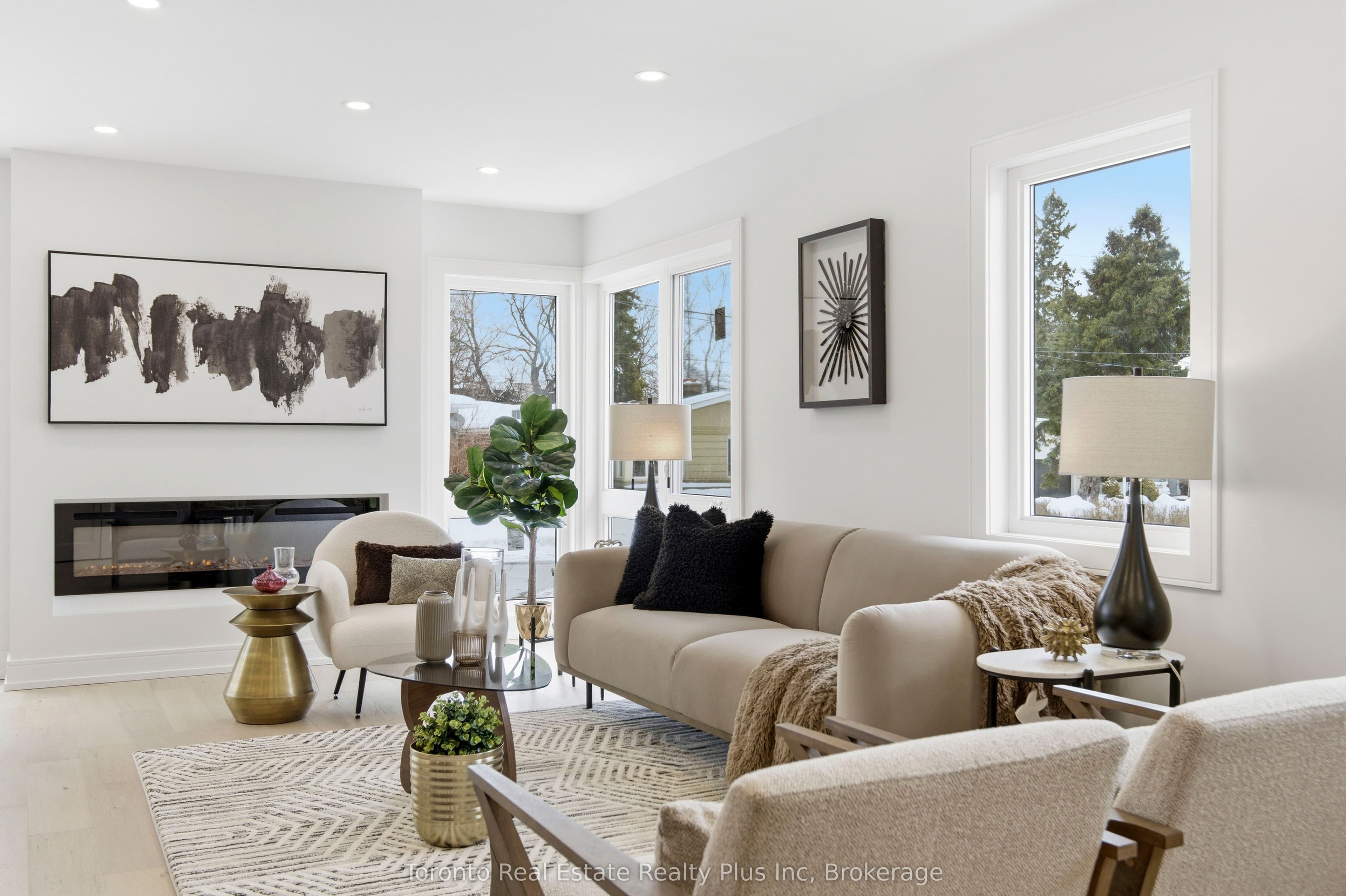 3 Blithfield Avenue, Toronto, ON M2K 1X9