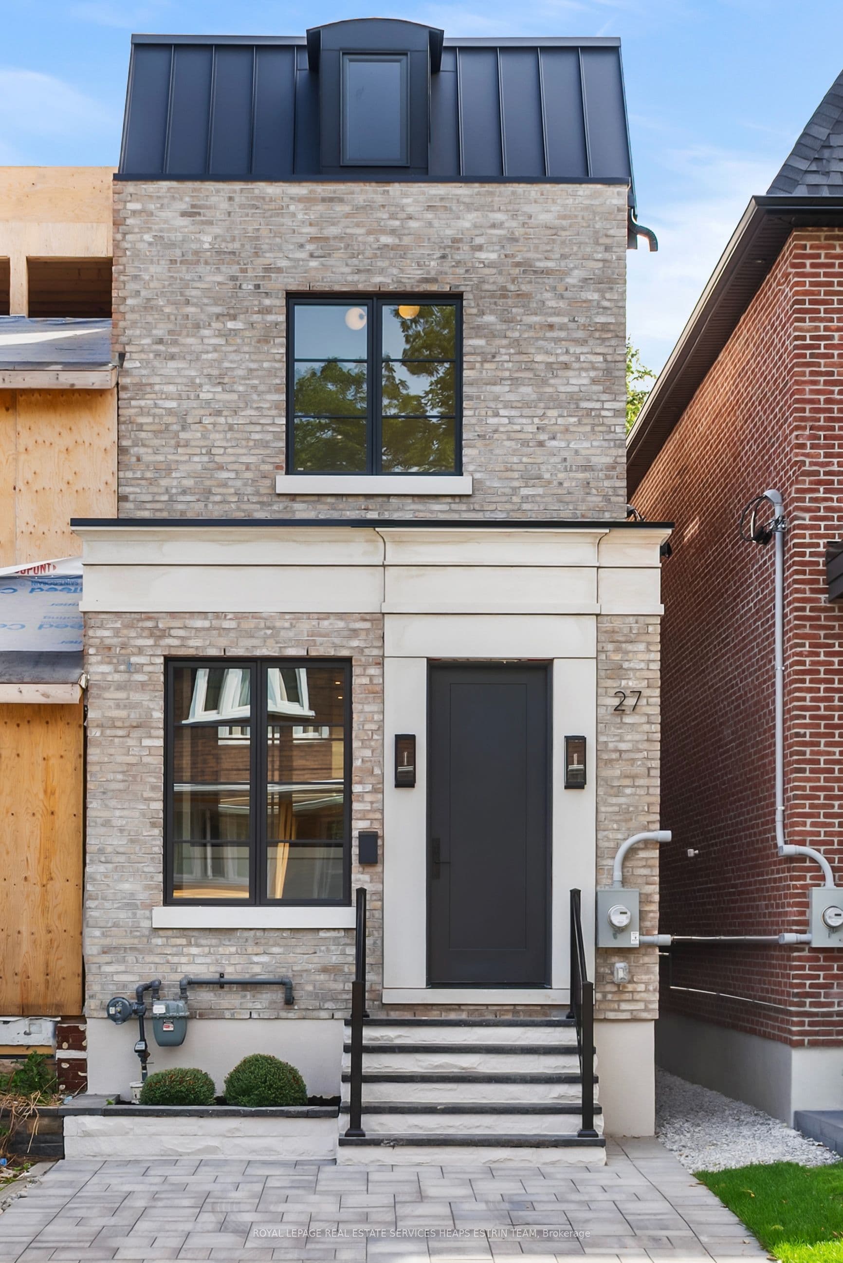 27 Taunton Road, Toronto, ON M4S 2P2