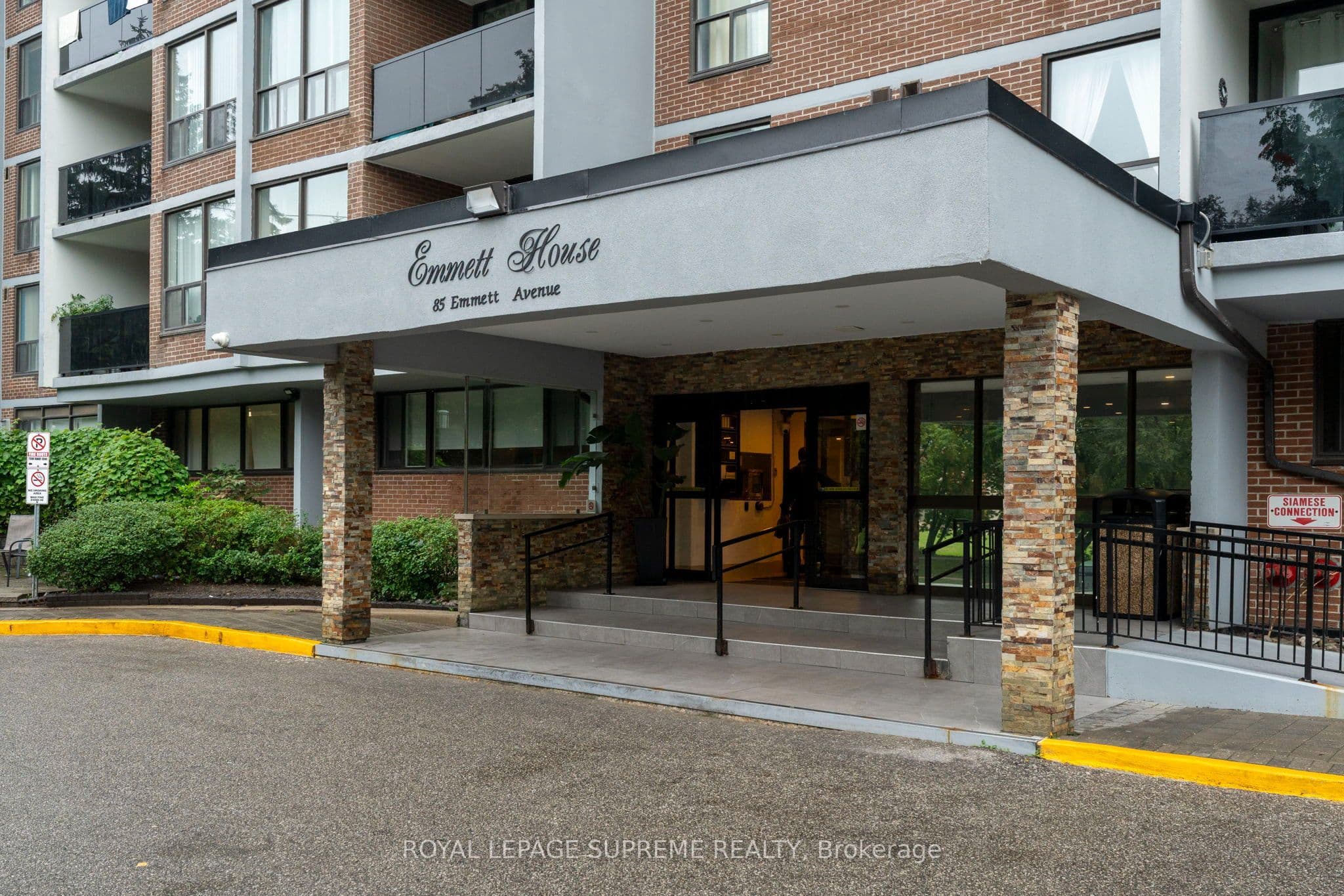 85 Emmett Avenue 2409, Toronto, ON M6M 5A2