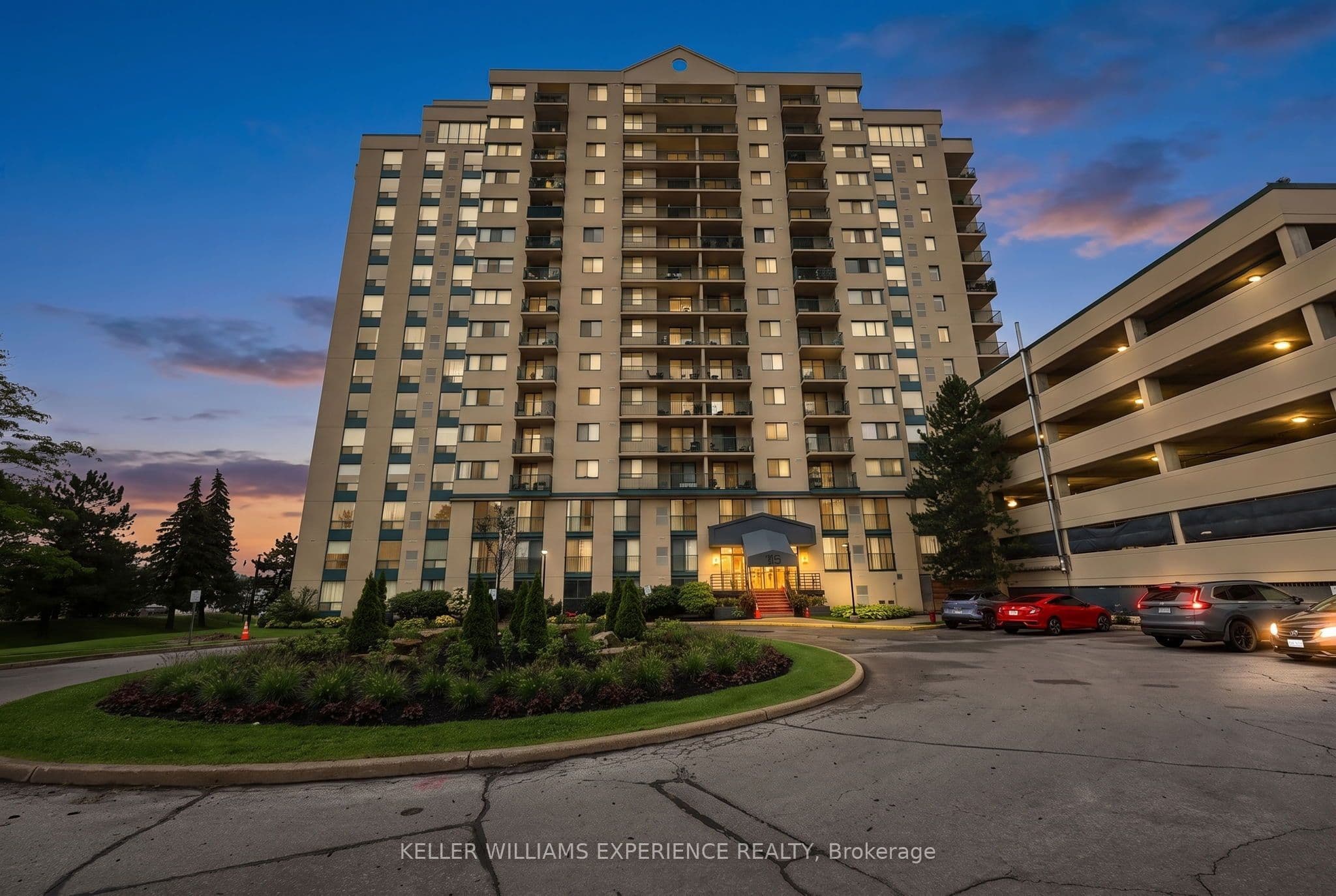 75 ELLEN Street 904, Barrie, ON L4N 7R6