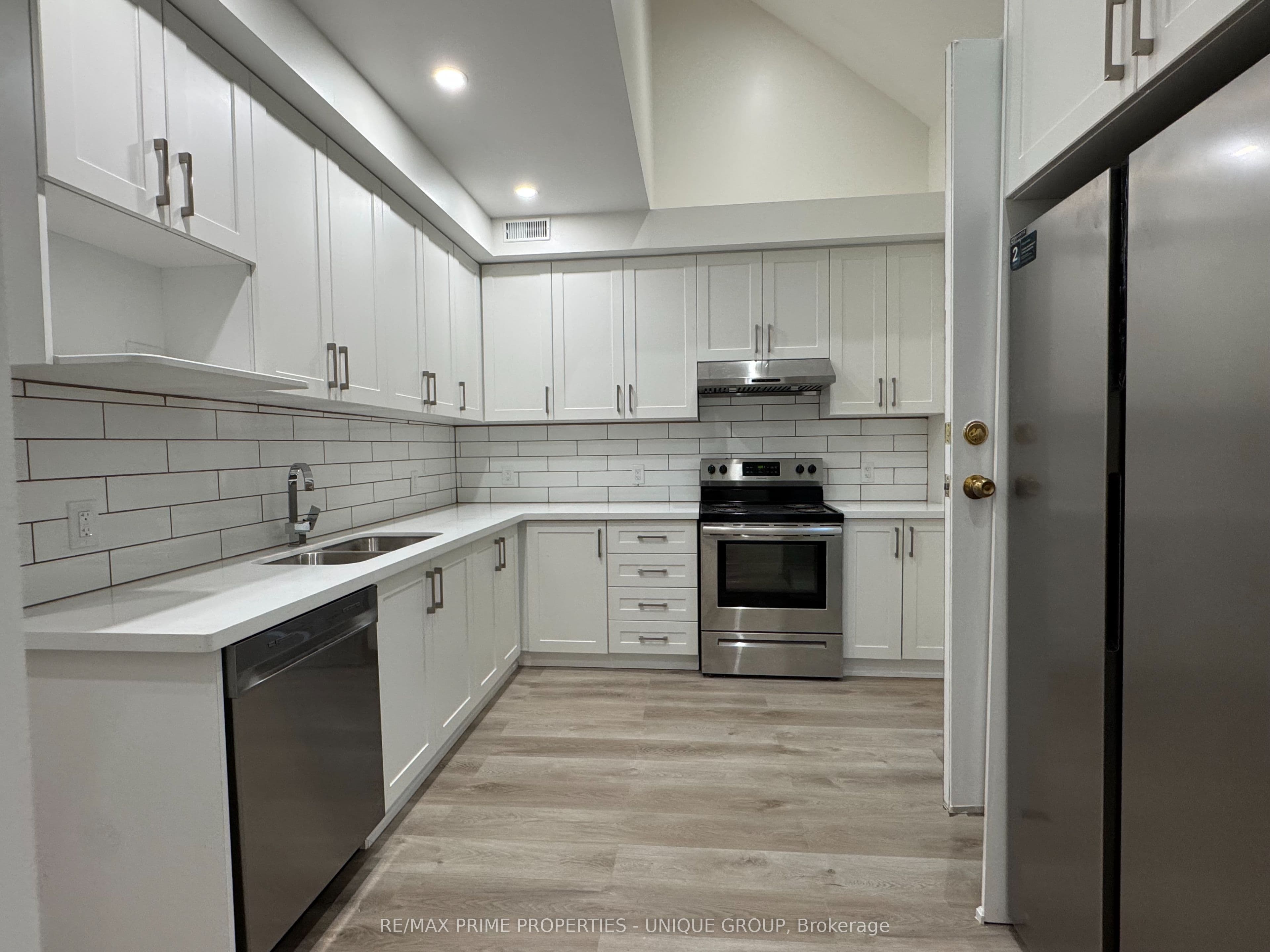 62 Henry Street 2, Toronto, ON M5T 1X2