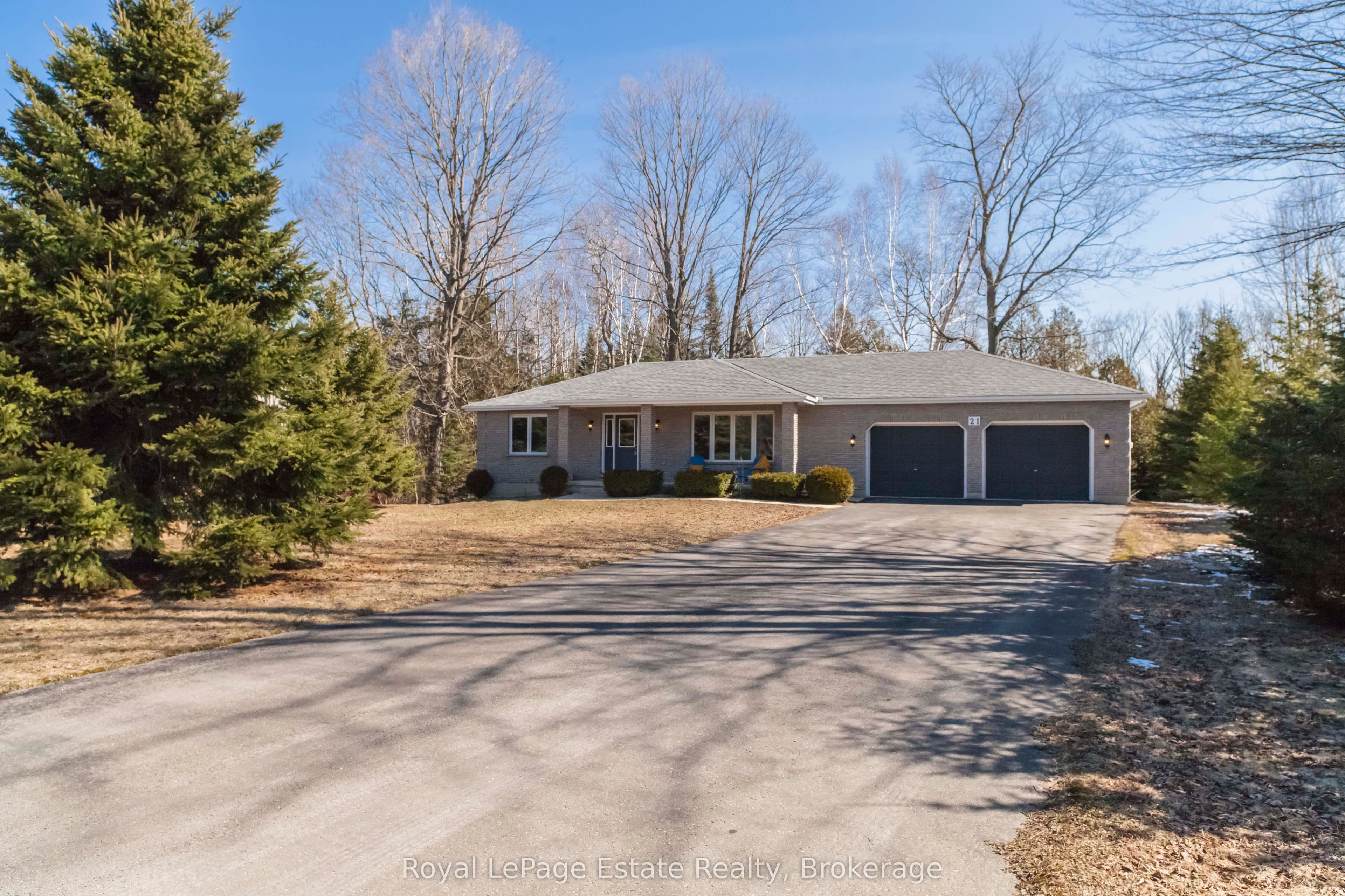 21 Sauble Woods Crescent, South Bruce Peninsula, ON N0H 2G0