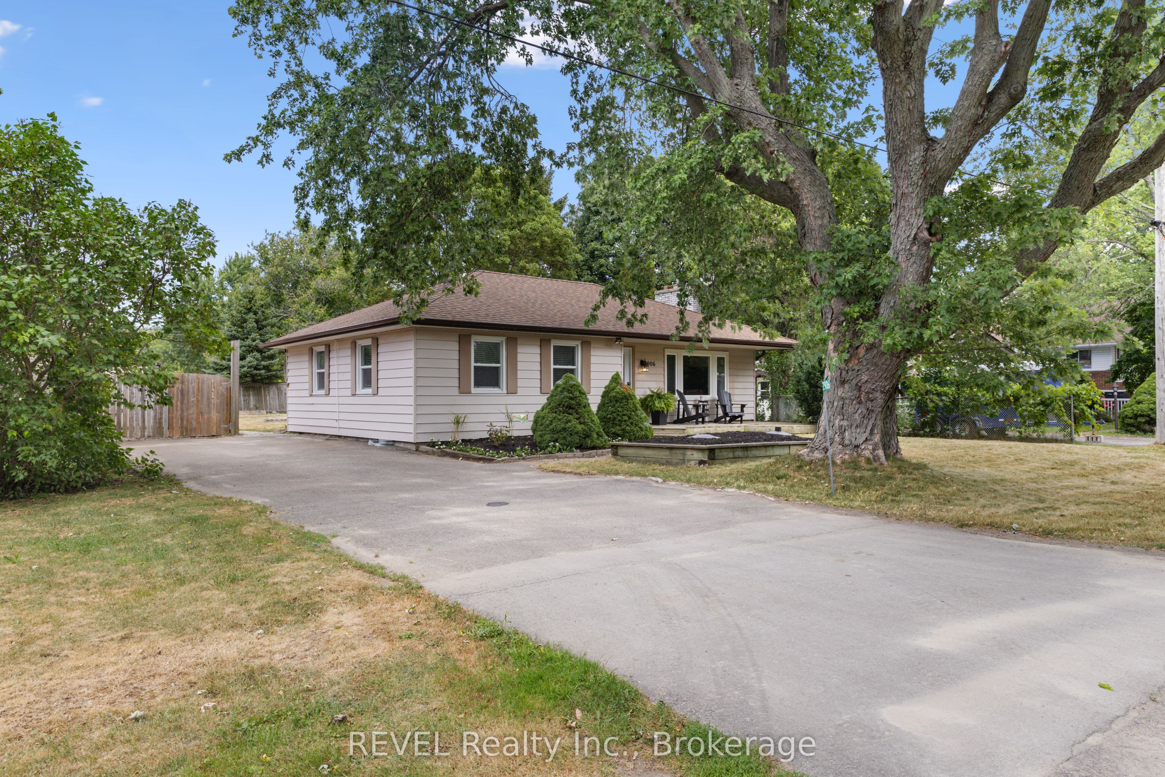 2906 June Road, Port Colborne, ON L3K 5V3