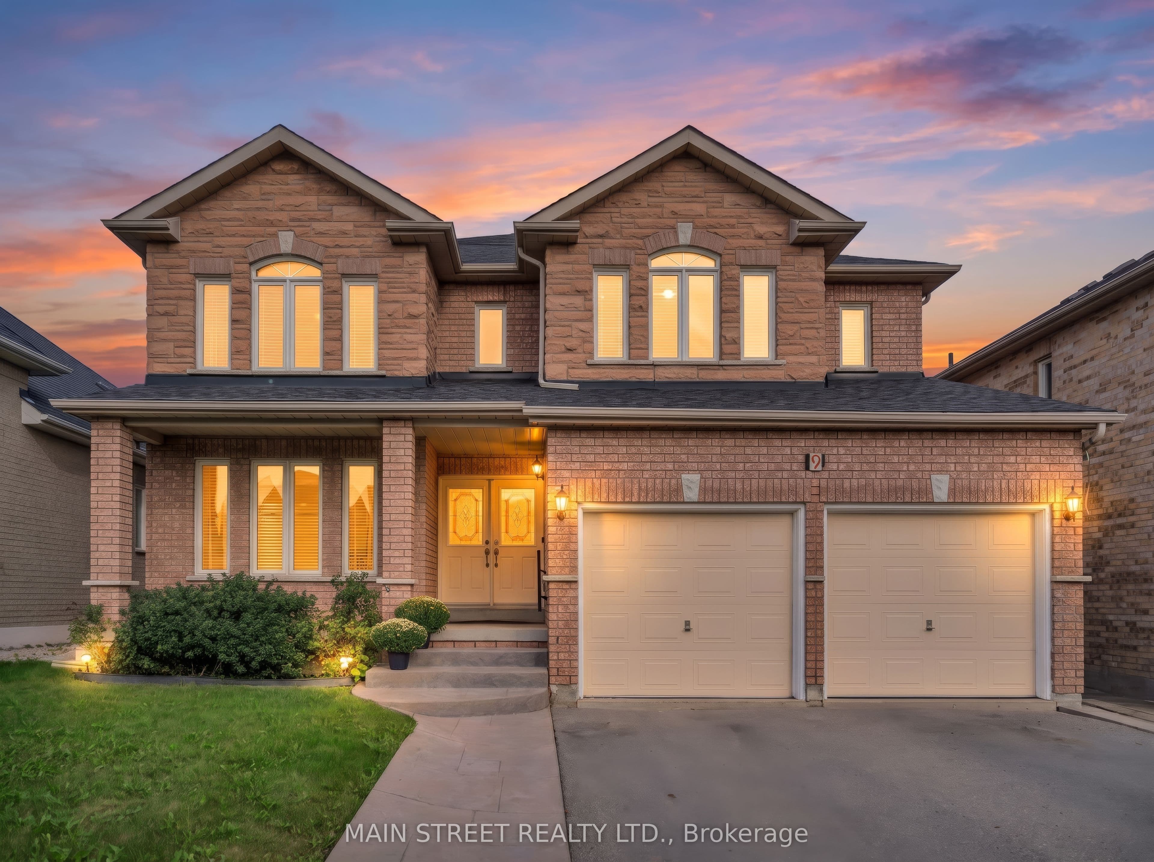 9 Emily Court, Richmond Hill, ON L4E 4E5
