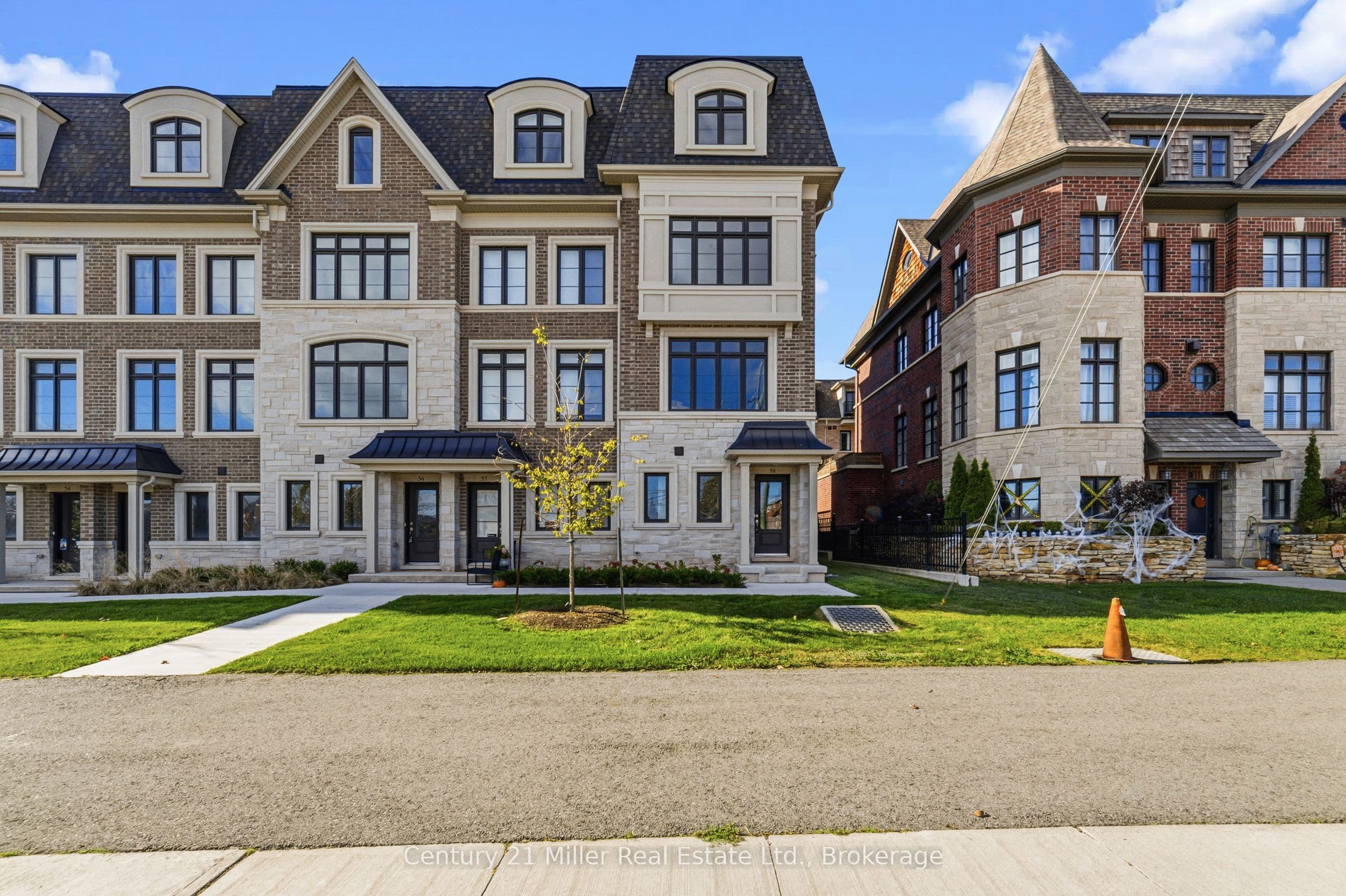 2150 Trafalgar Road 58, Oakville, ON L6H 8A5