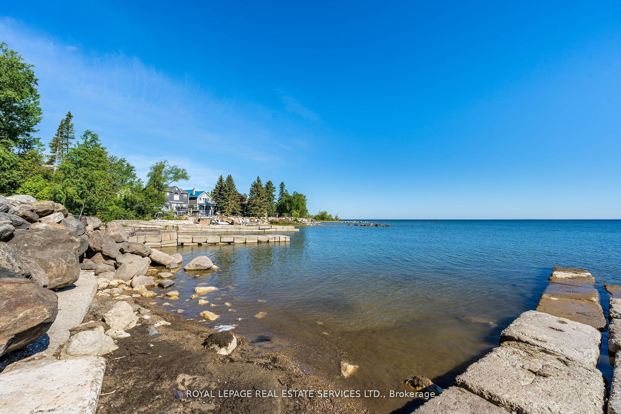 2228 Shore Lane, Wasaga Beach, ON L9Z 2X7