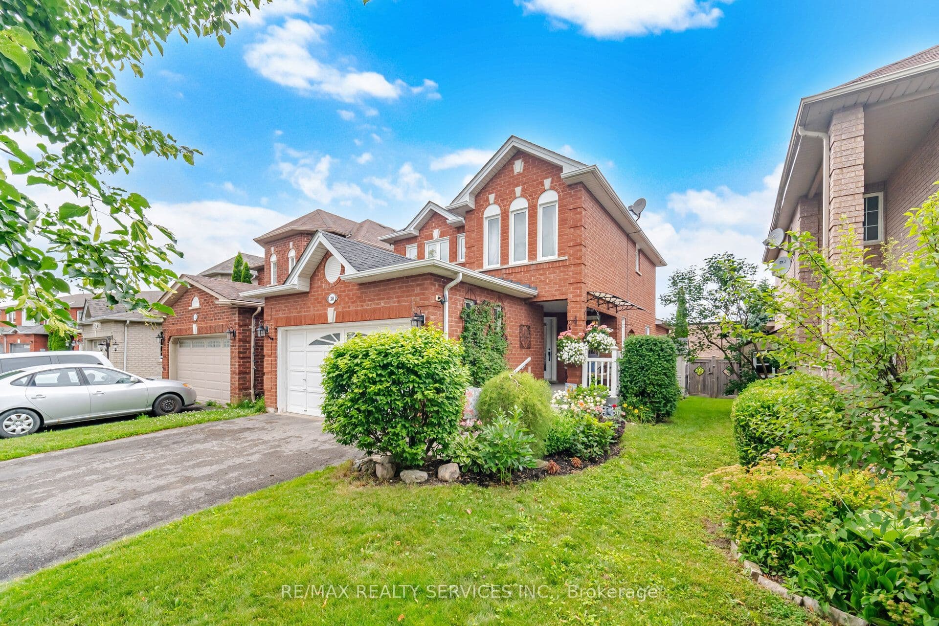 30 Henderson Crescent, New Tecumseth, ON L9R 1Y3