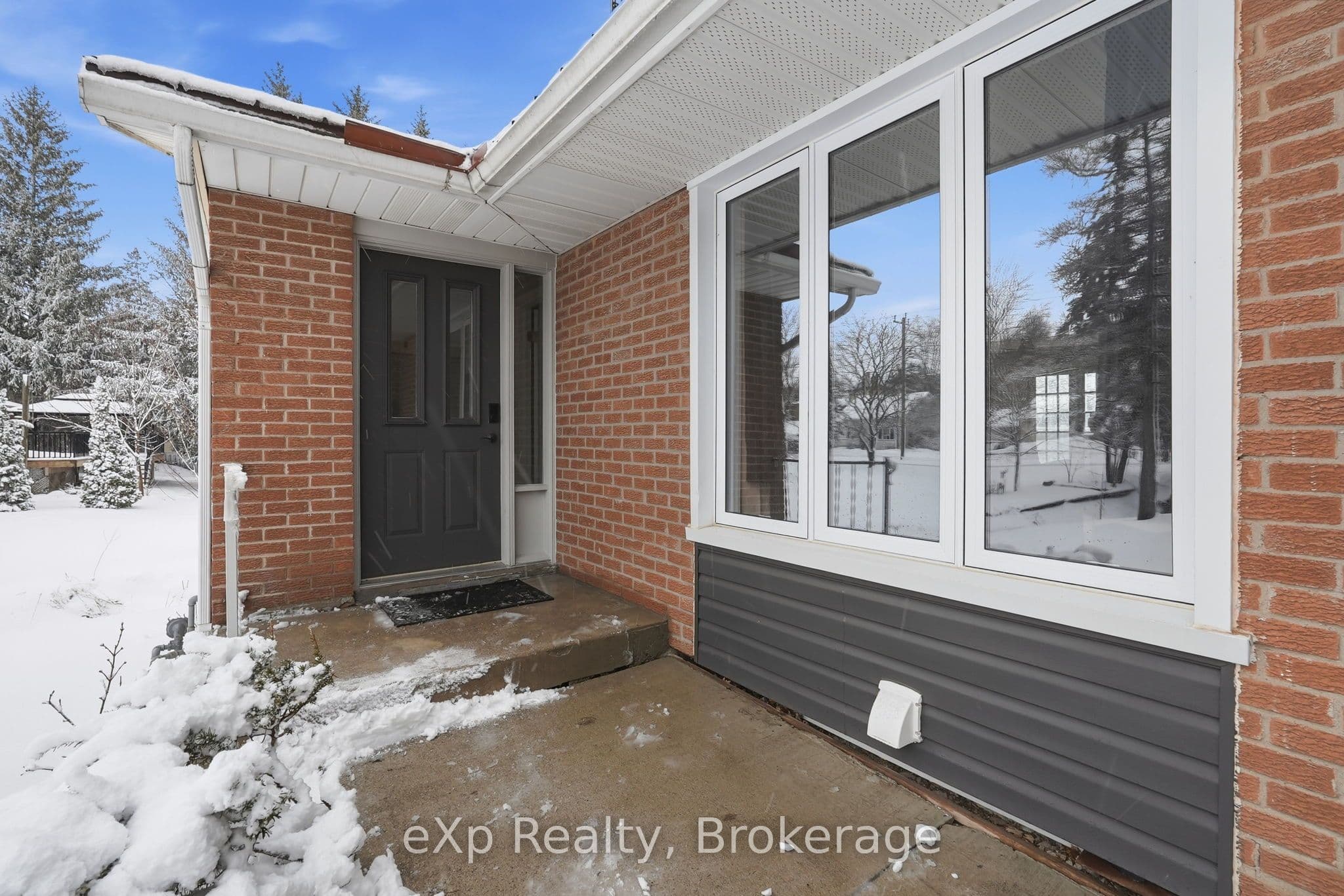 60 Main Street E, Mapleton, ON N0G 1P0