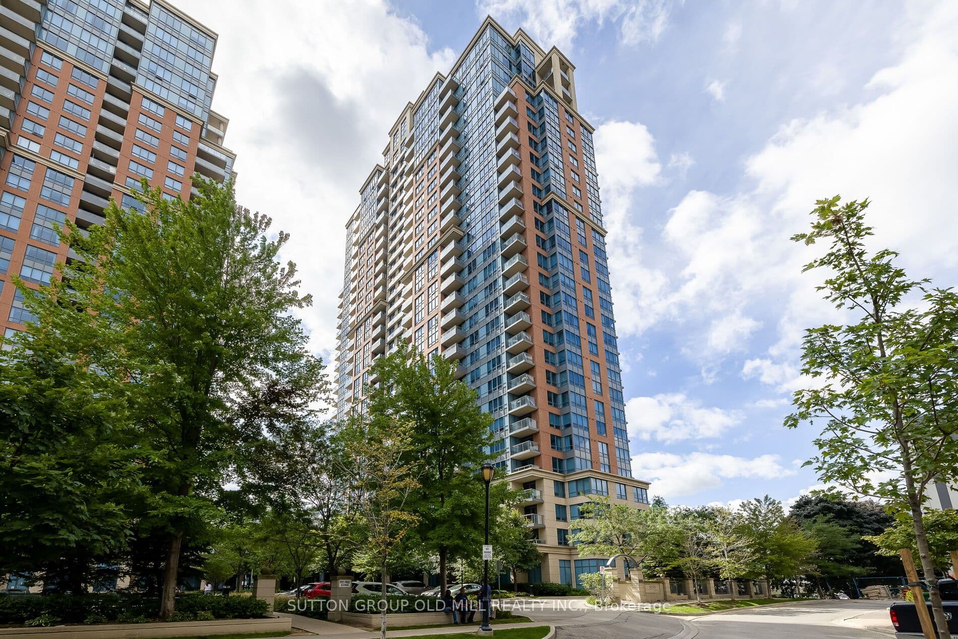 35 Viking Lane 744, Toronto, ON M9B 0A2