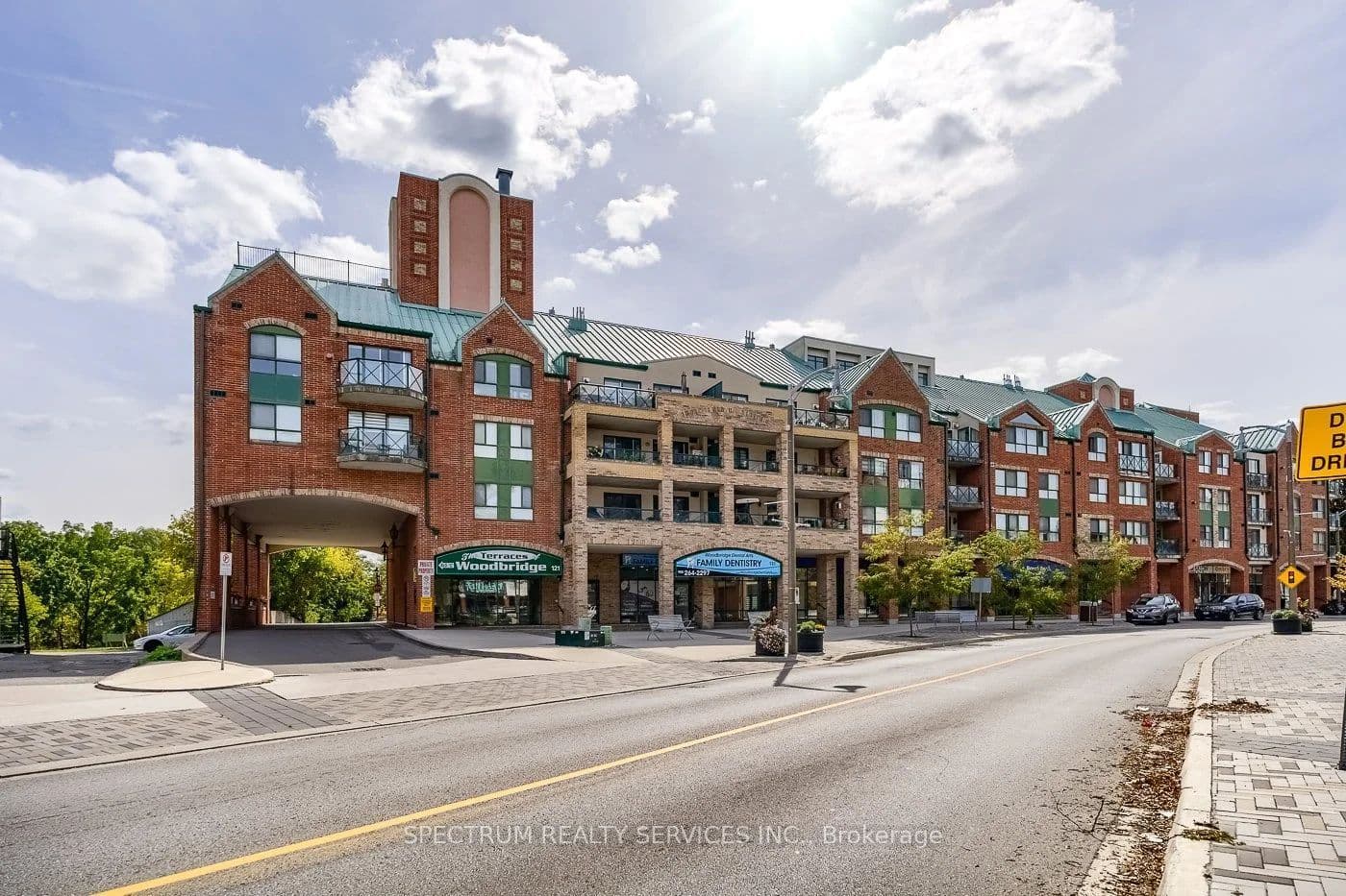 121 Woodbridge Avenue 506, Vaughan, ON L4L 9E3