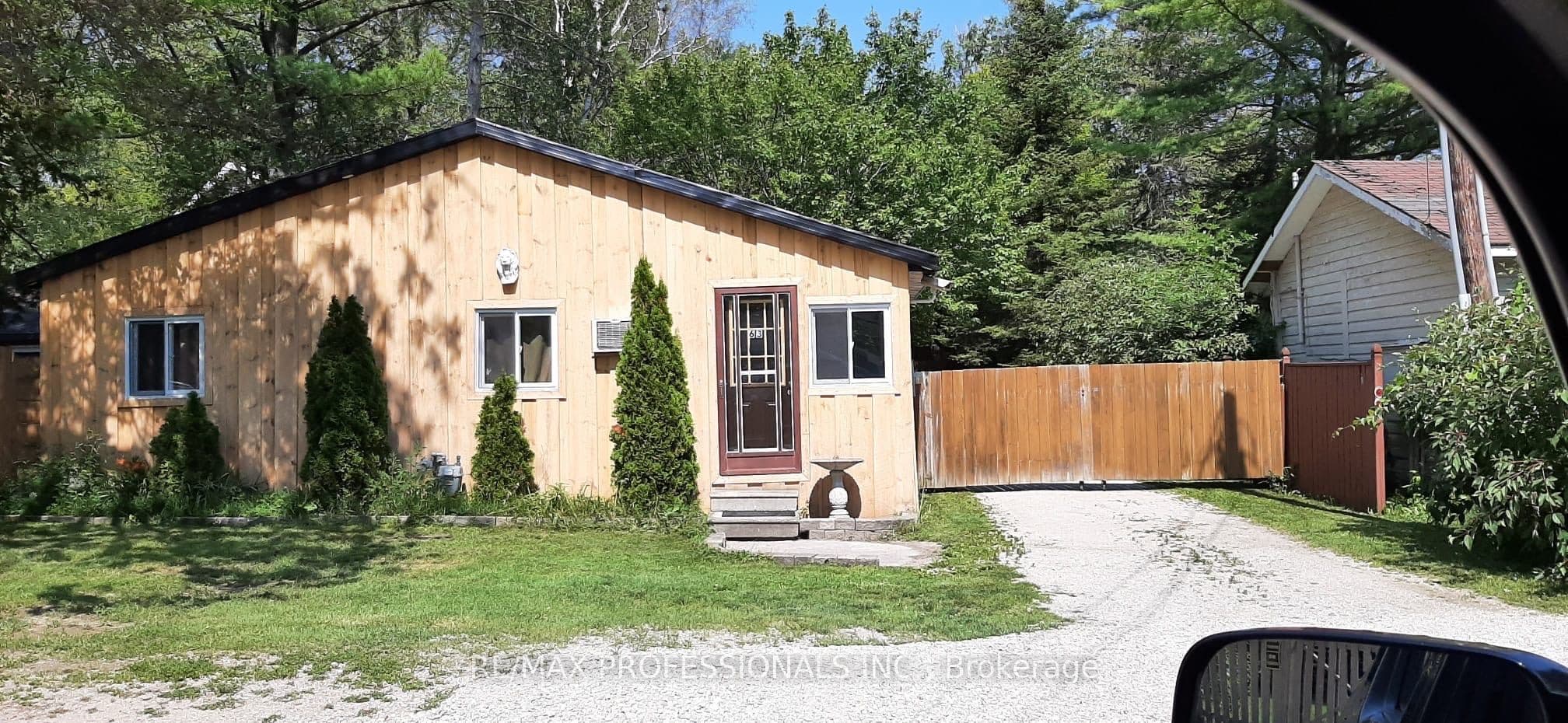 63 Beck Street, Wasaga Beach, ON L9Z 2K9