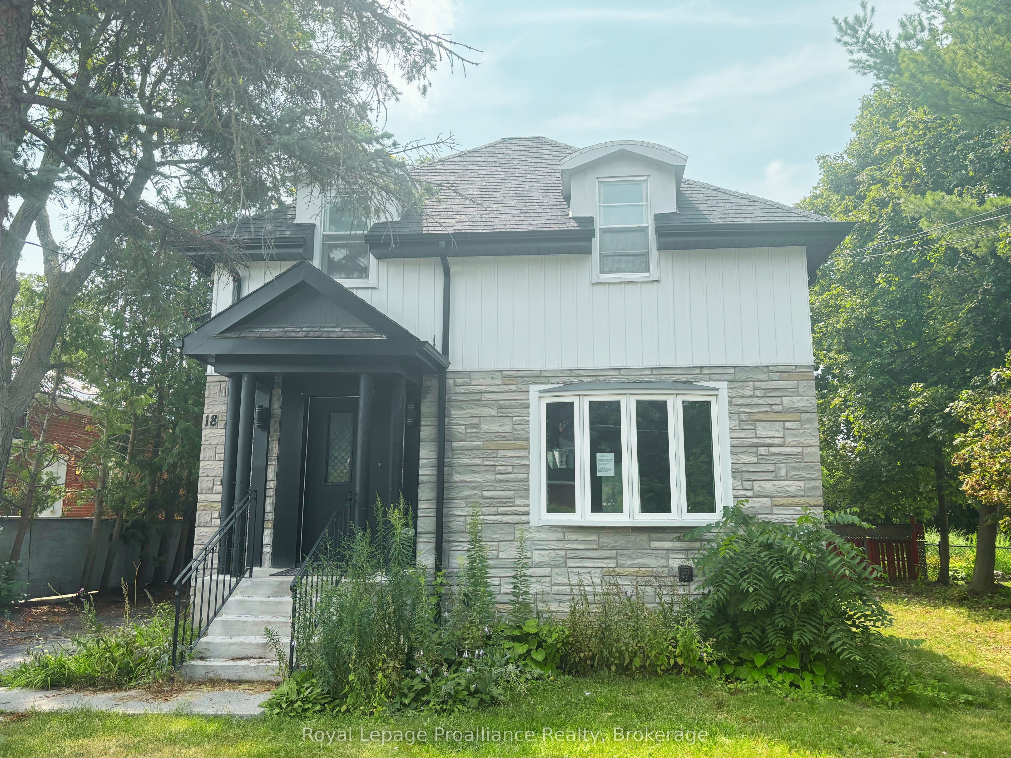 18 Ritchie Avenue, Belleville, ON K8P 3V9