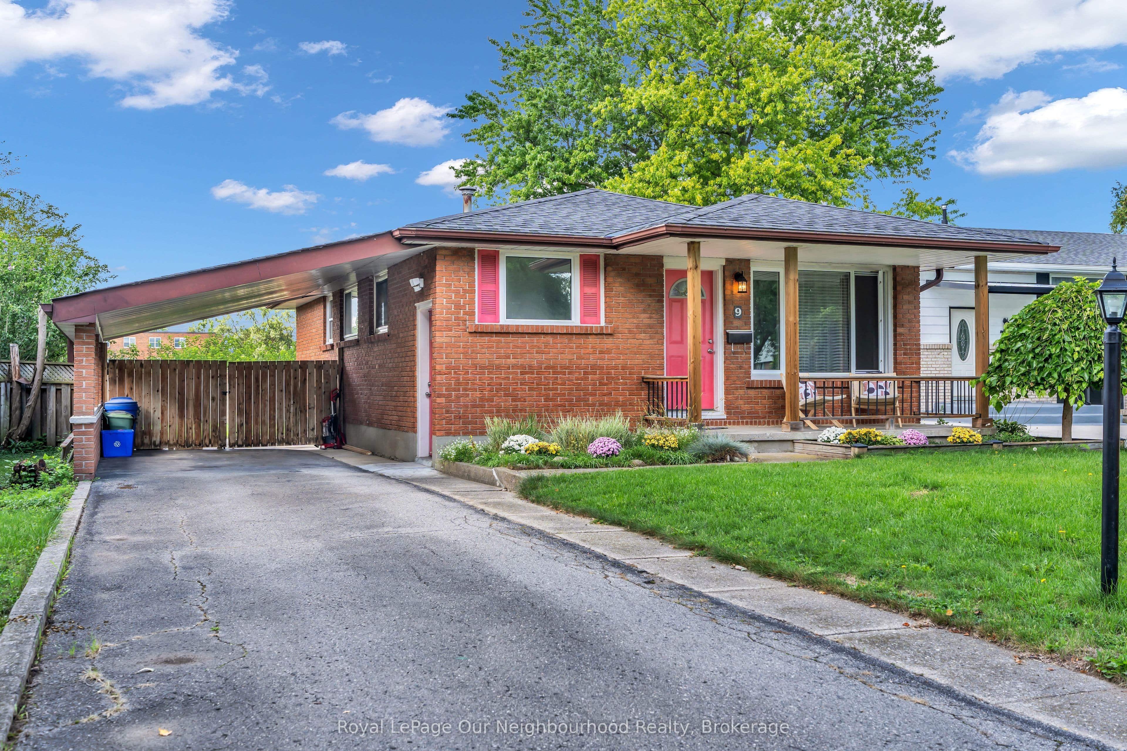9 Kenwood Crescent, London East, ON N5Y 3W6