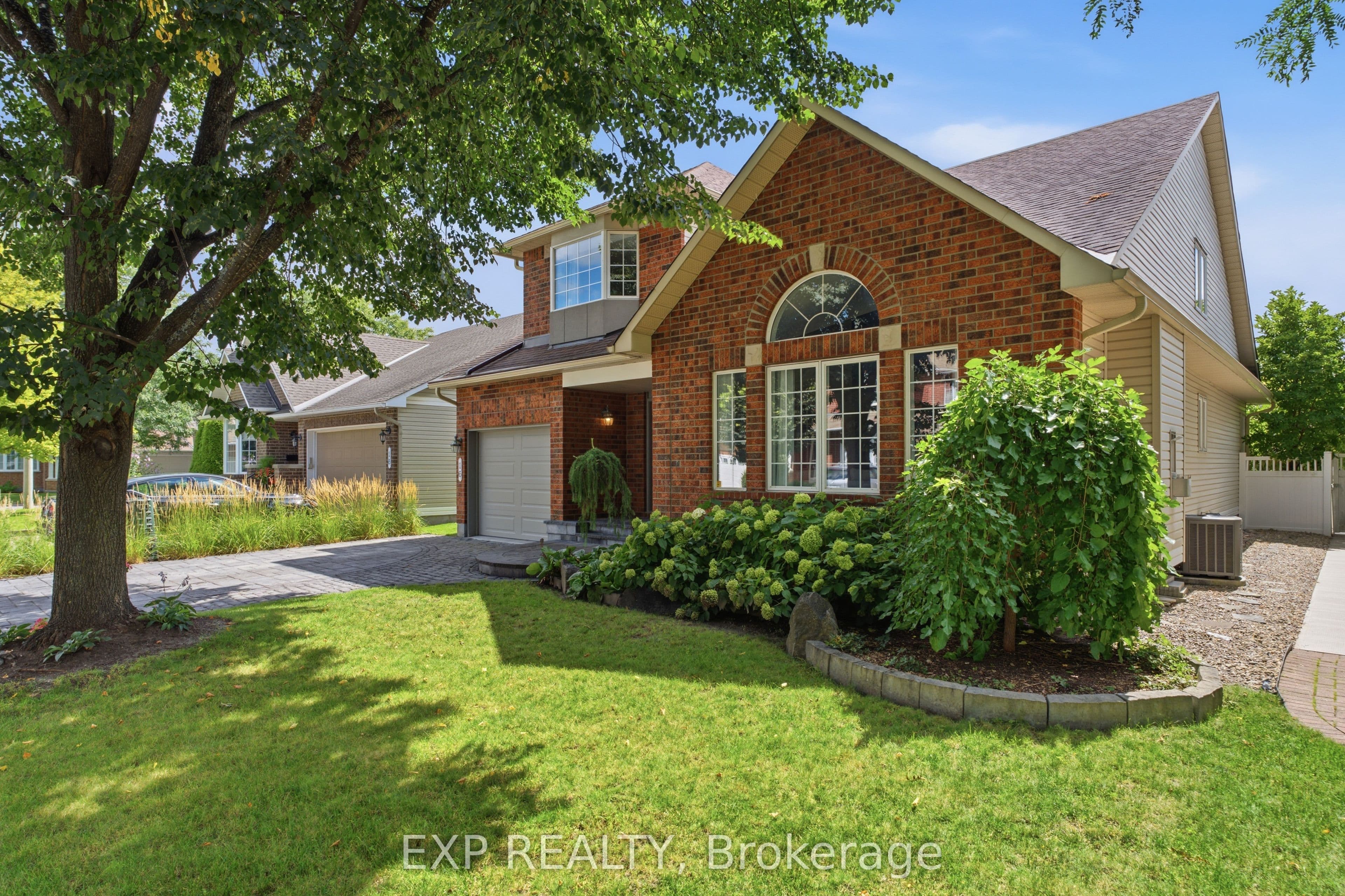 16 Bridlegate Place, South of Baseline to Knoxdale, ON K2G 6M6