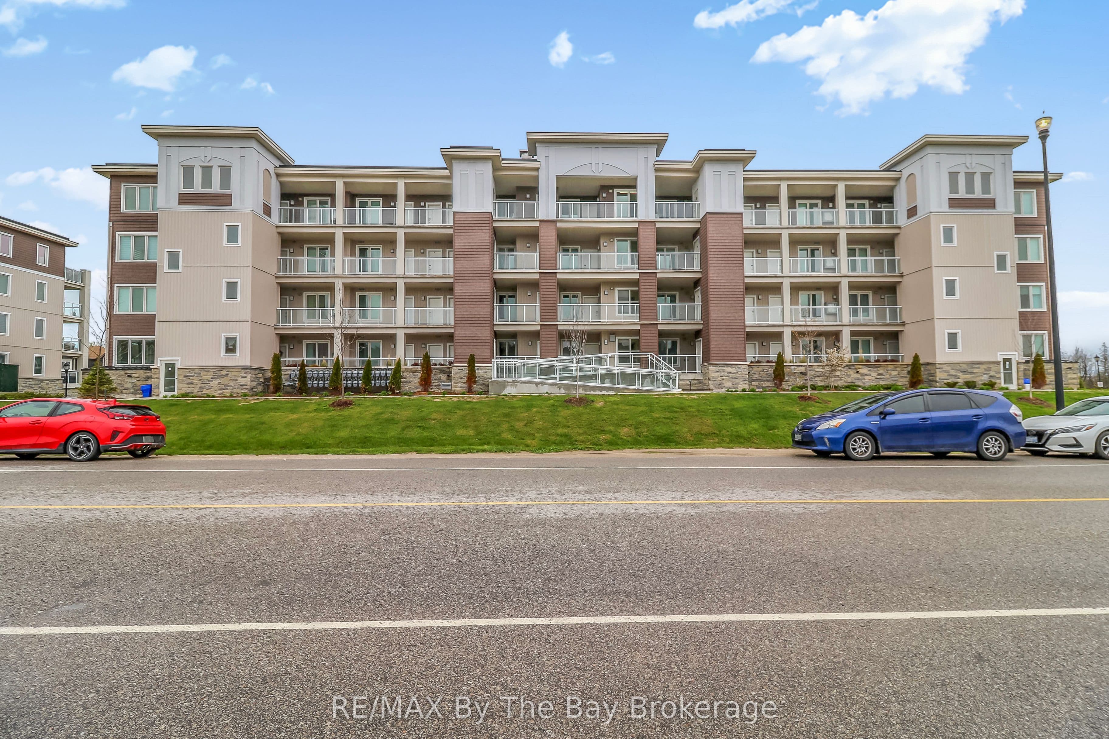 5 Spooner Crescent 311, Collingwood, ON L9Y 1T3