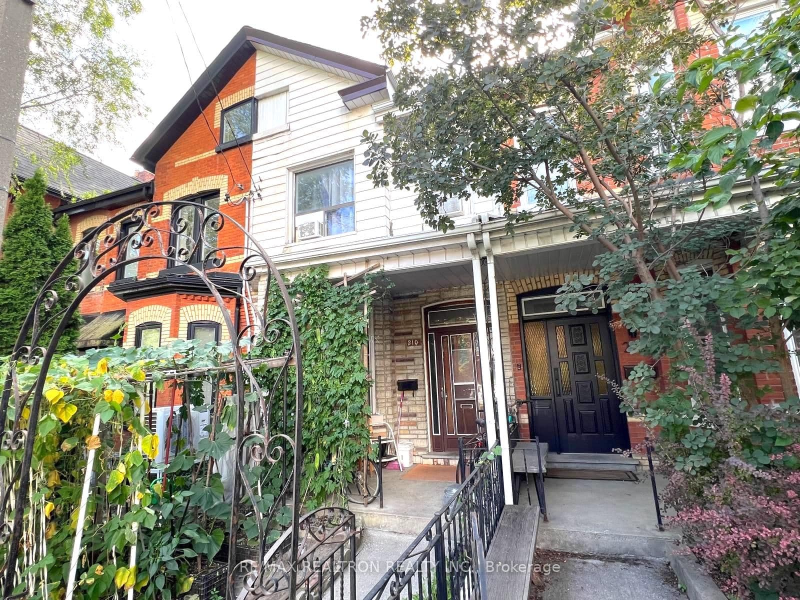 210 Shaw Street BSMT, Toronto, ON M6J 2W8