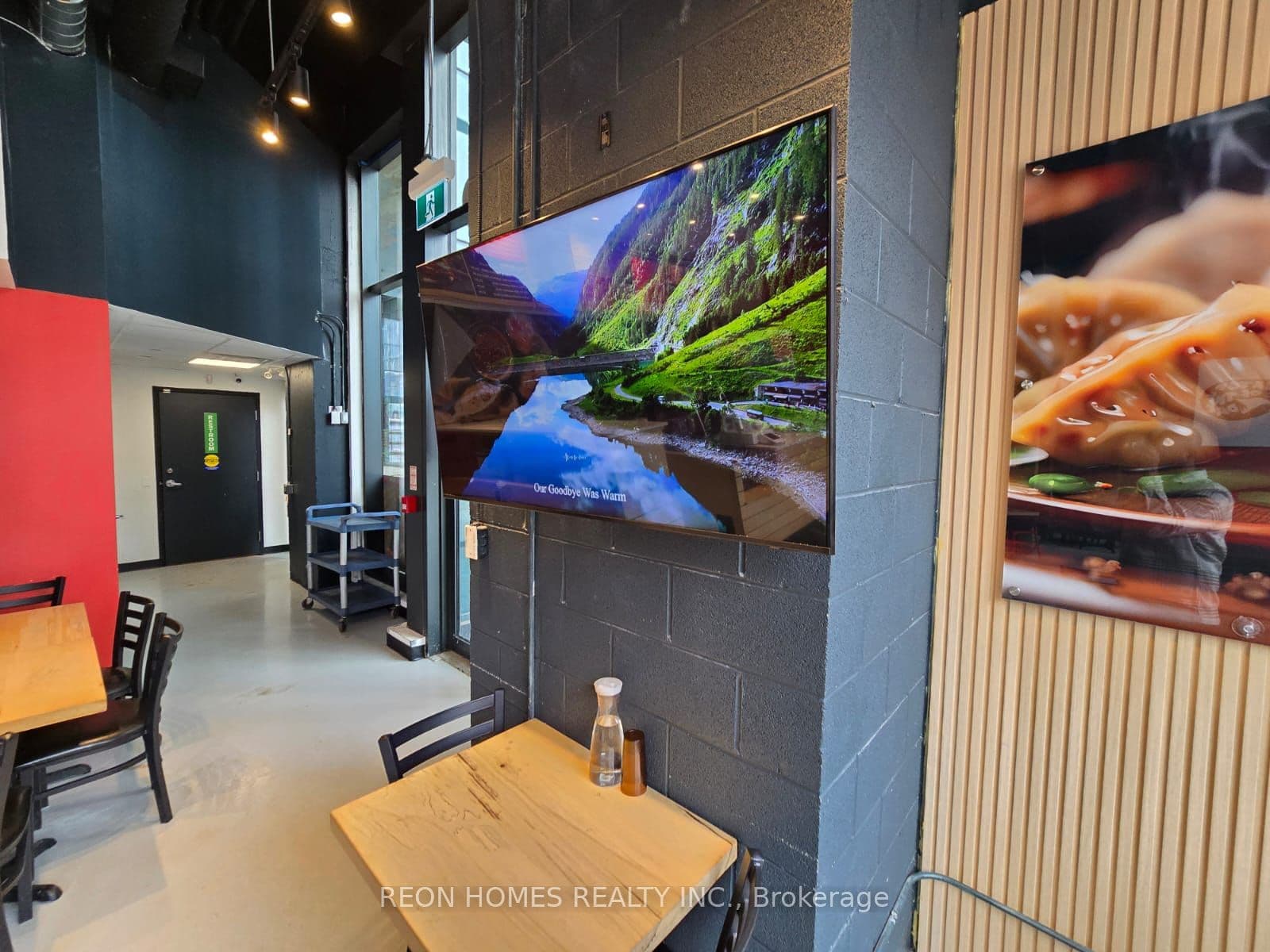 15 Merchants' Wharf, Toronto, ON M5A 0N8