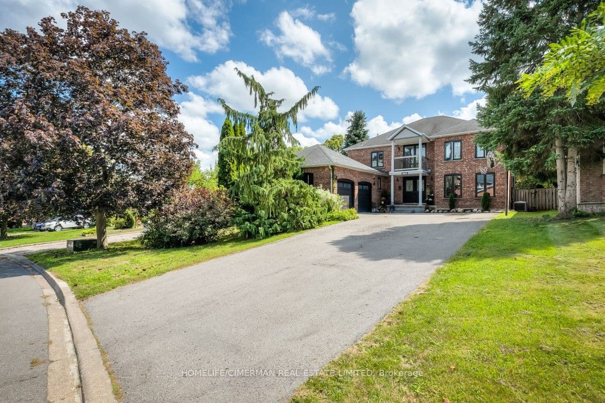 365 Kennedy Street W, Aurora, ON L4G 5M5