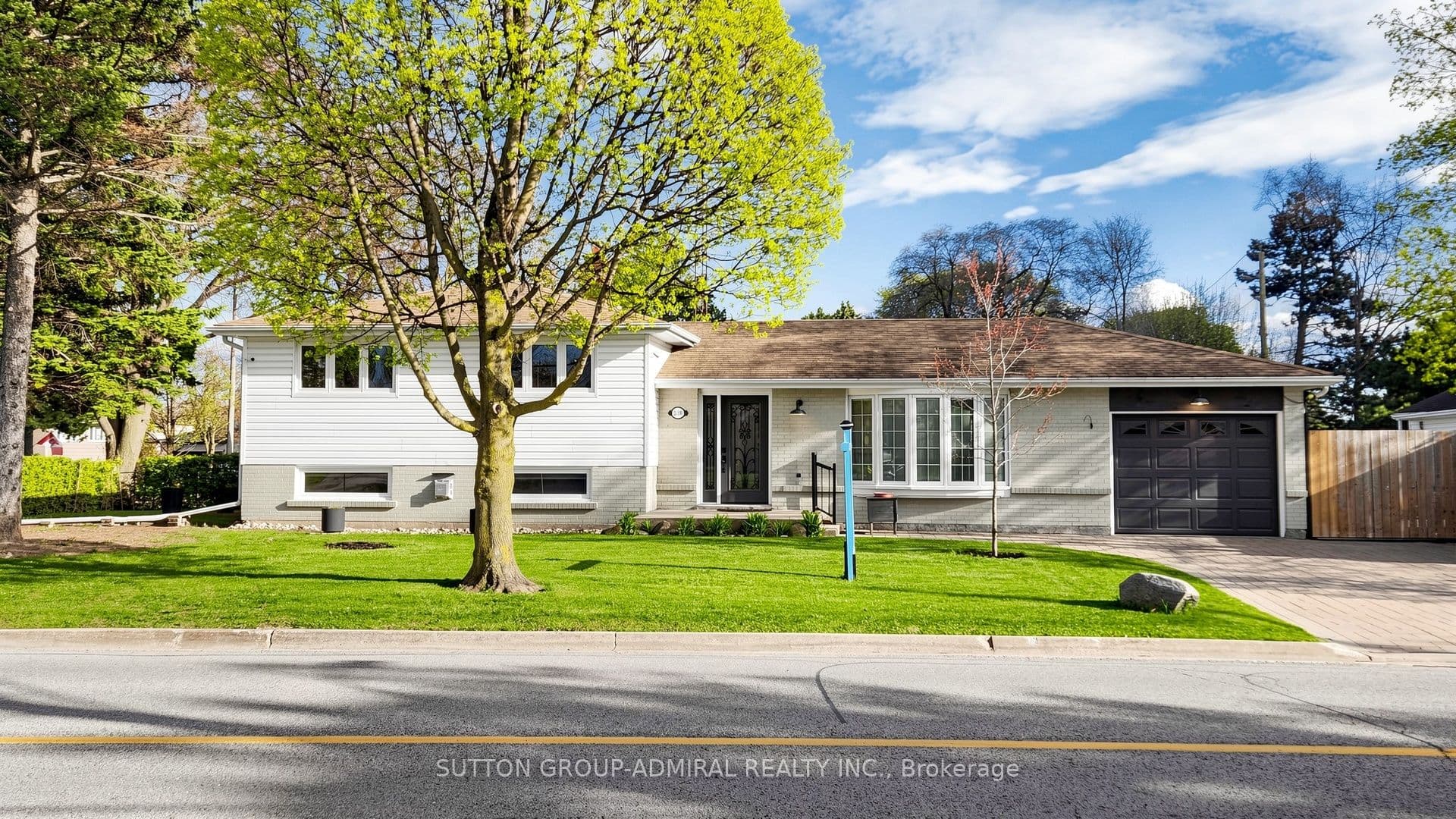 218 Bay Thorn Drive, Markham, ON L3T 3V7