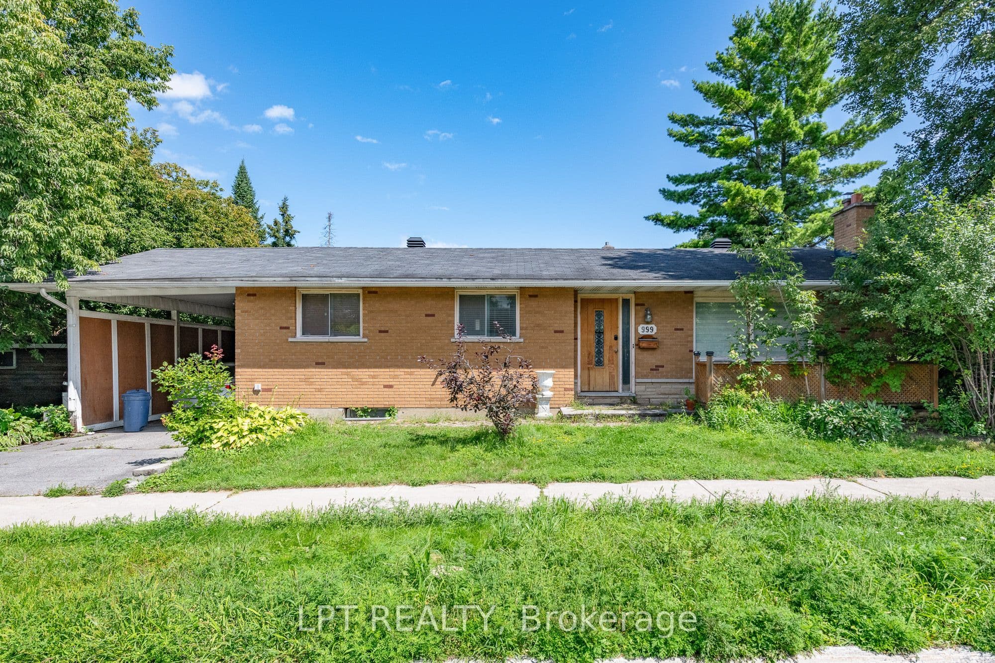 999 Cavan Street 999, Carlington - Central Park, ON K1Z 5T6