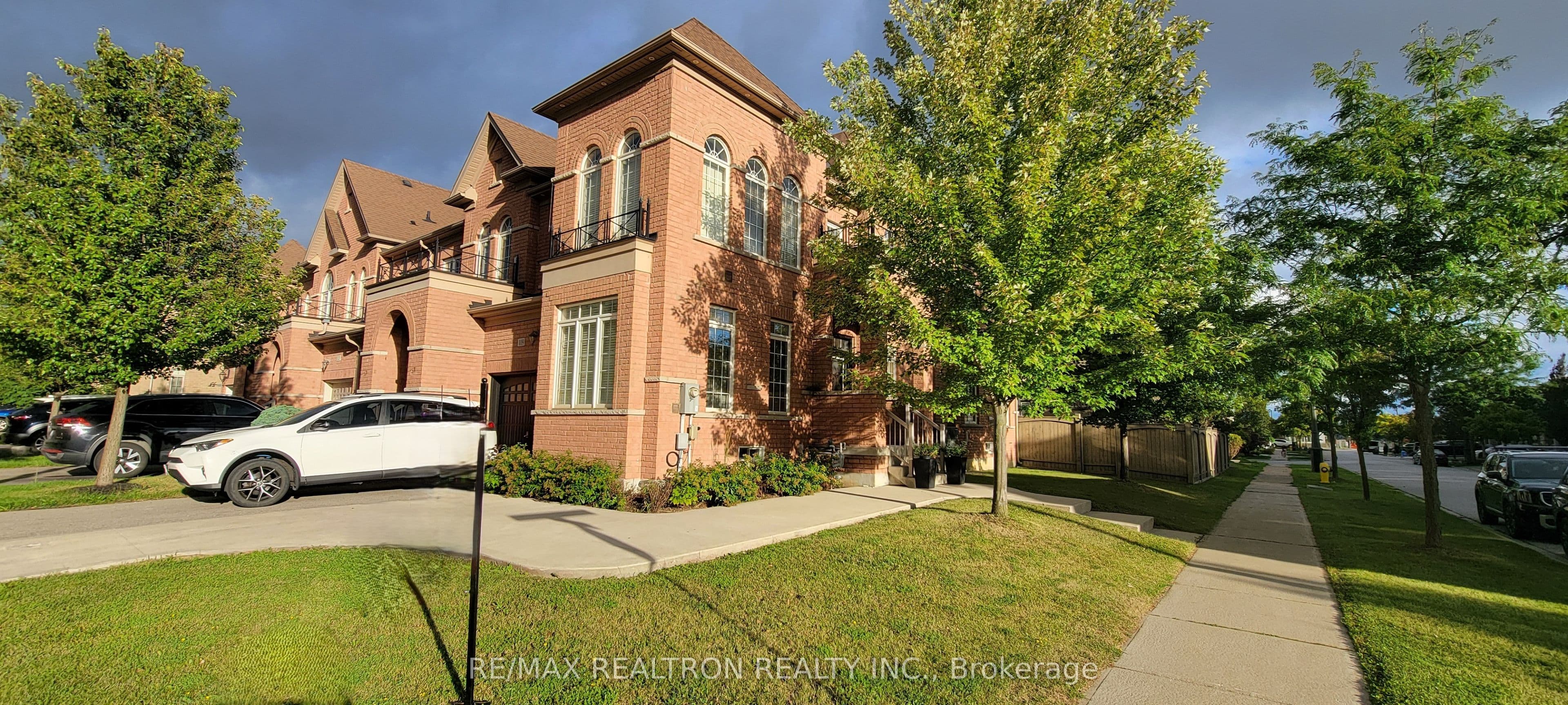 119 Lindbergh Drive, Vaughan, ON L4H 1M1