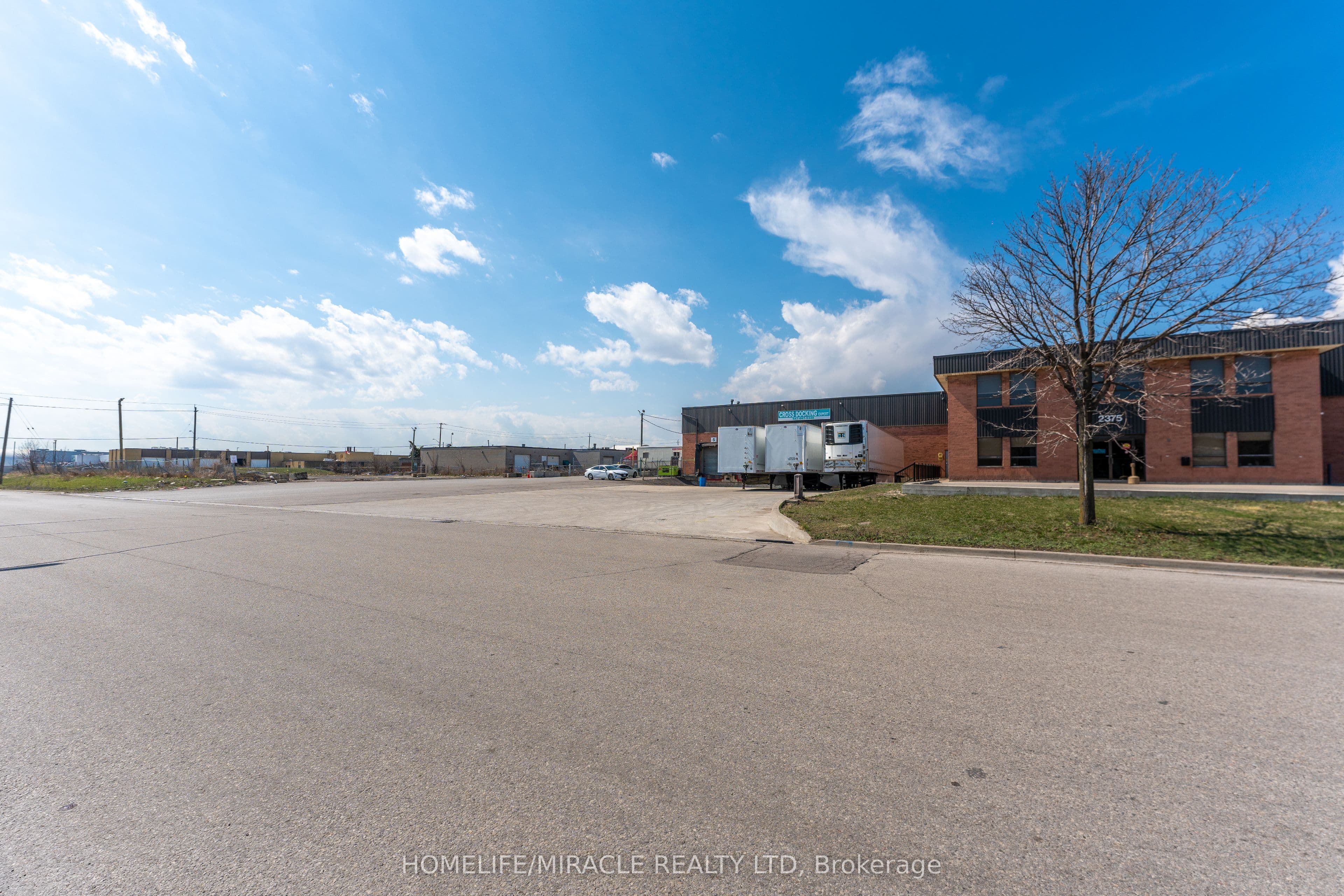 2375 Lucknow Drive, Mississauga, ON L5S 1H9