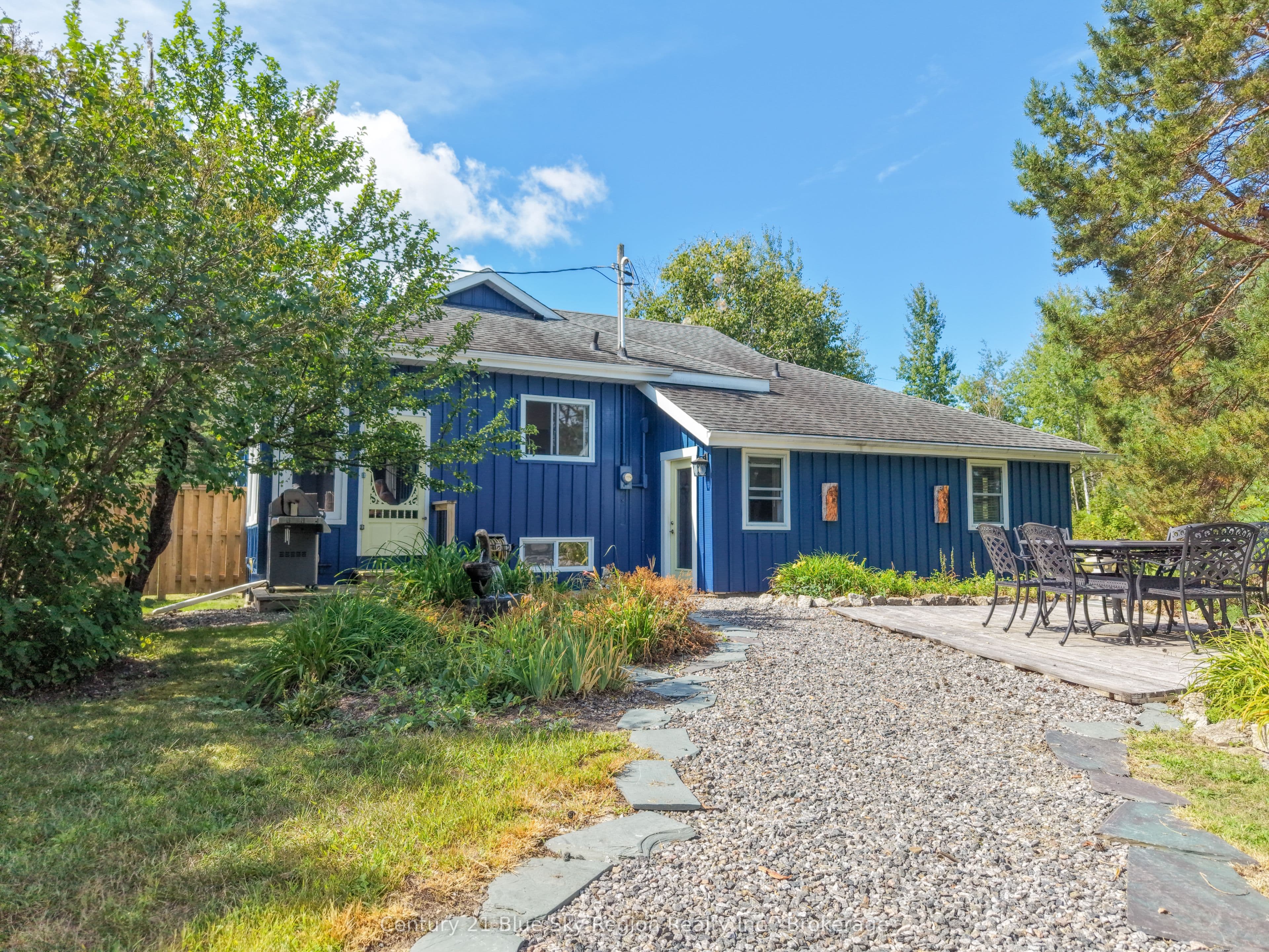 2574 Highway 17 E, East Ferris, ON P0H 1K0