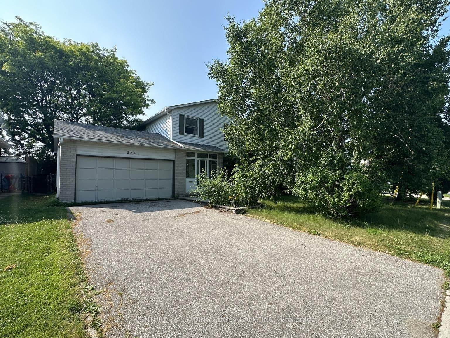 257 London Road, Newmarket, ON L3Y 6L3