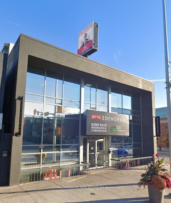 39 Lakeshore Road E, Mississauga, ON L5G 1C9
