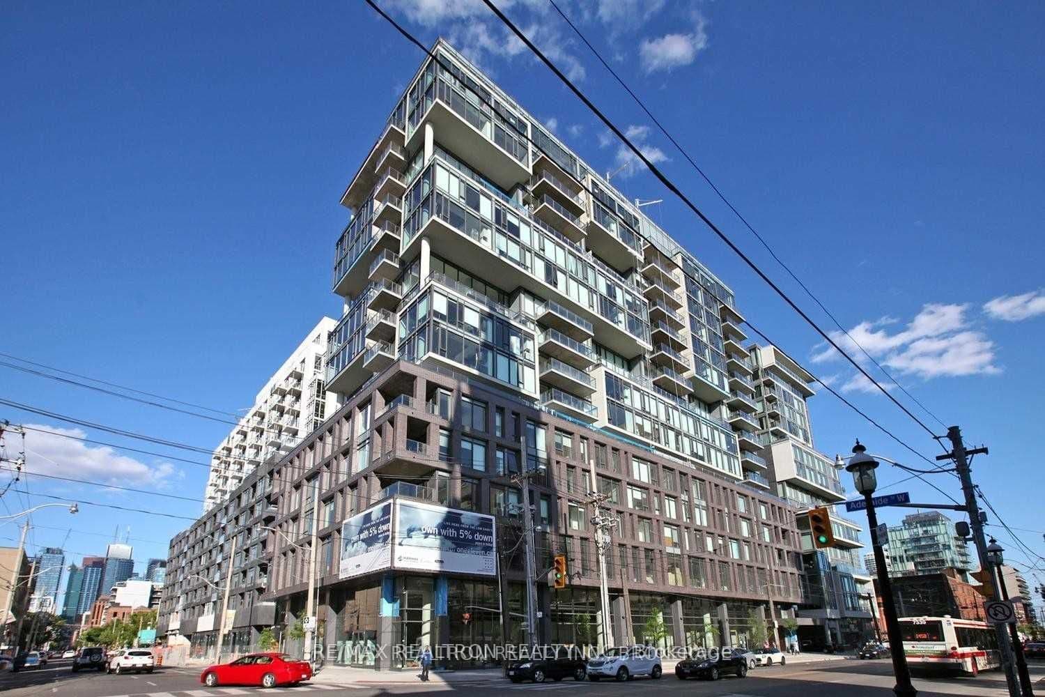 111 Bathurst Street 1602, Toronto, ON M5V 0M9