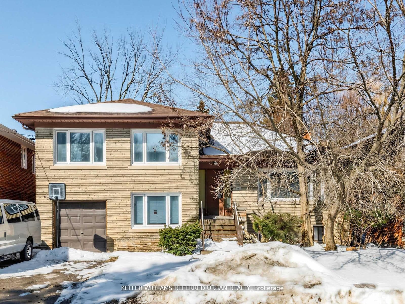 14 Frontenac Avenue, Toronto, ON M5N 1Z5