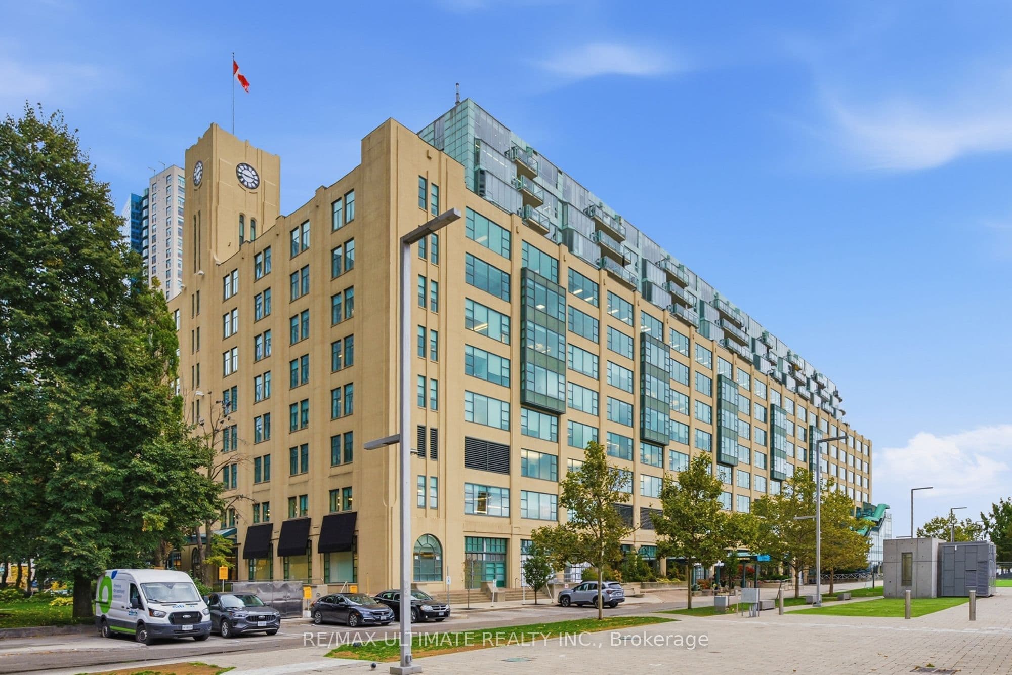 211 Queens Quay W 1105, Toronto, ON M5J 2M6