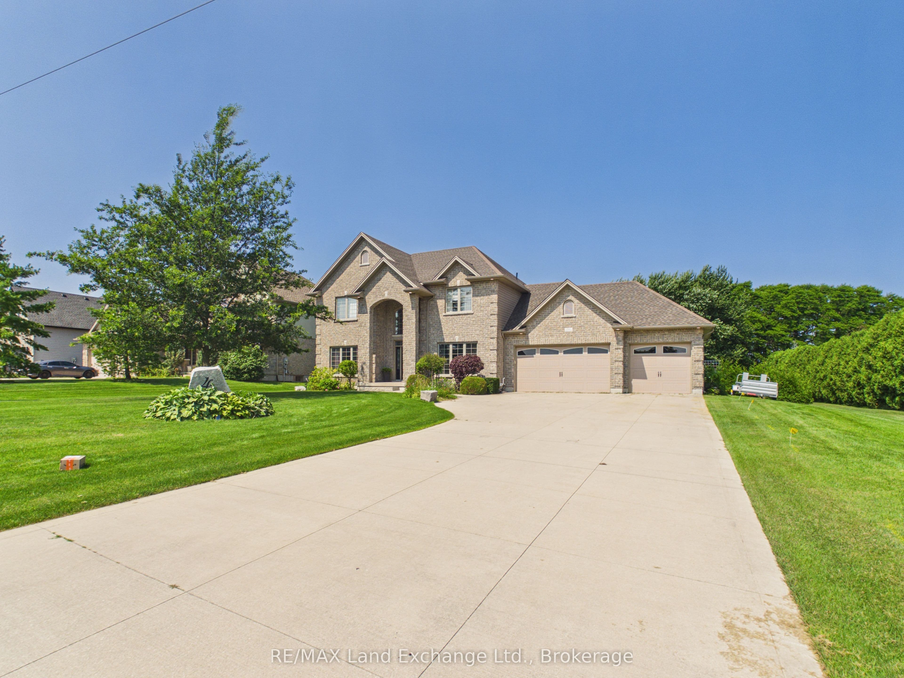 4 Scott Crescent, Huron-Kinloss, ON N2Z 0C6