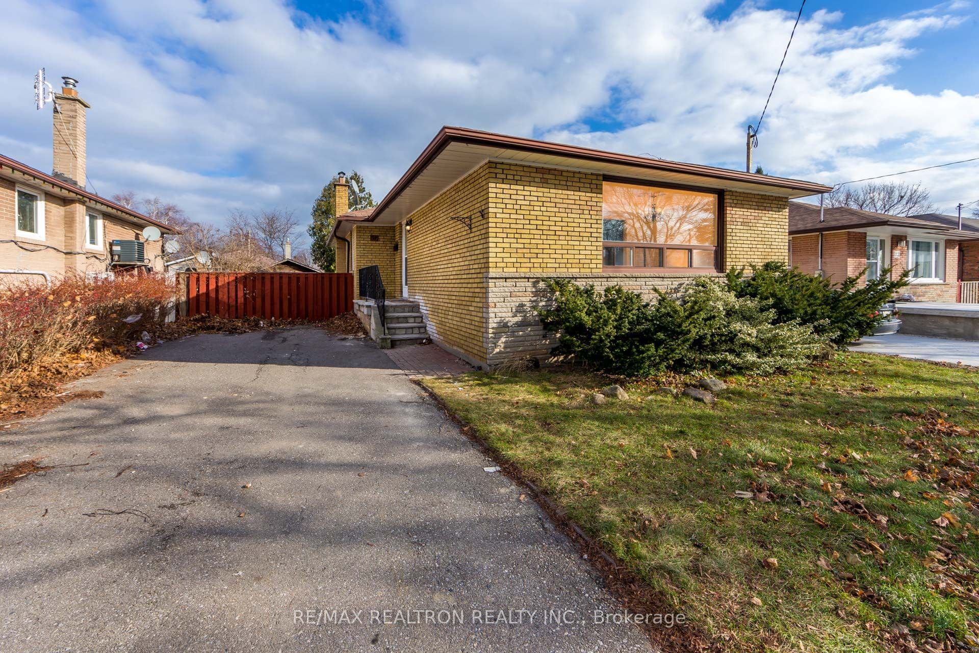 70 Clementine Square Bsmnt, Toronto, ON M1G 2V7