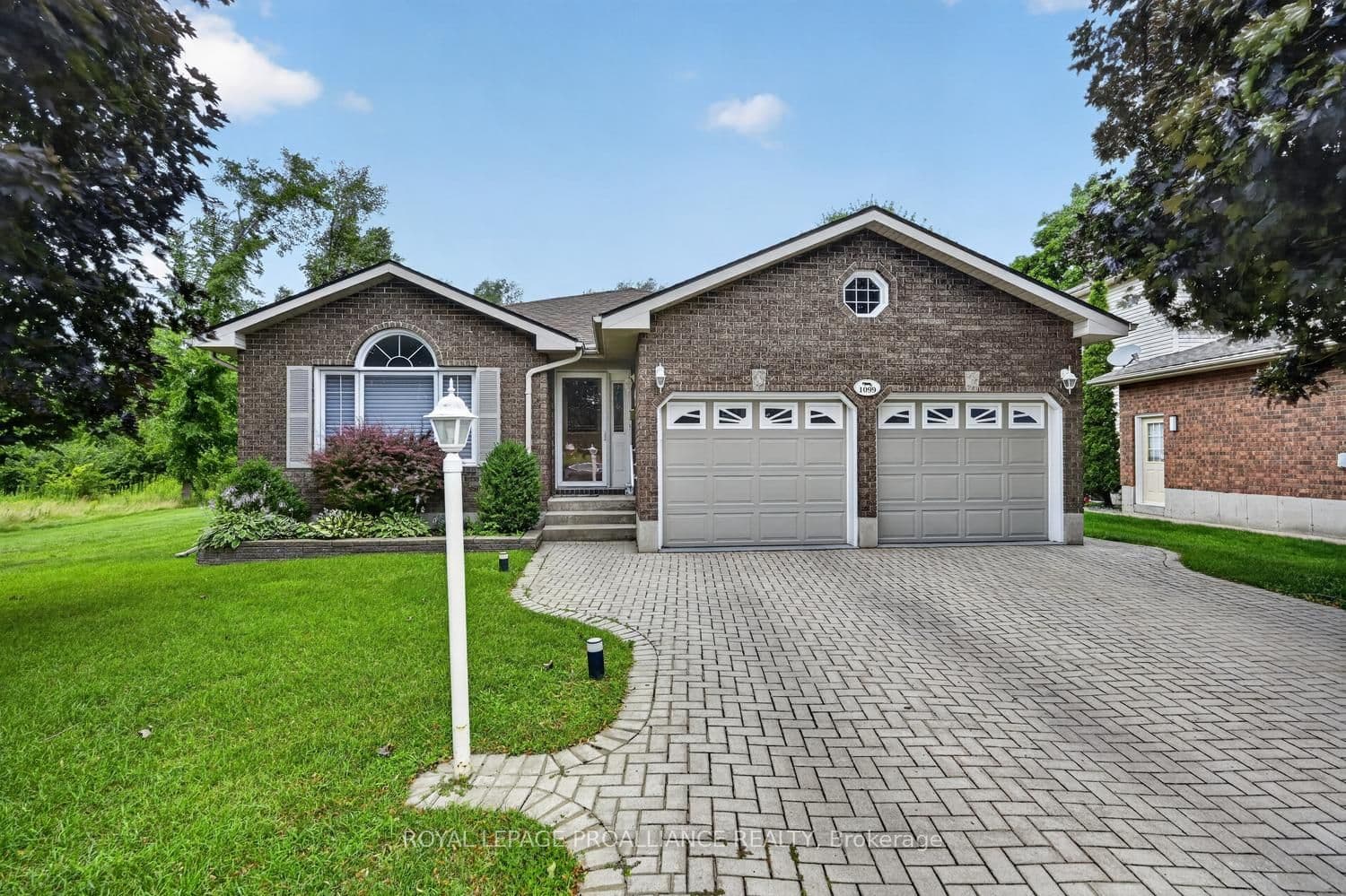 1099 Bridlewood Drive, Brockville, ON K6V 7G2