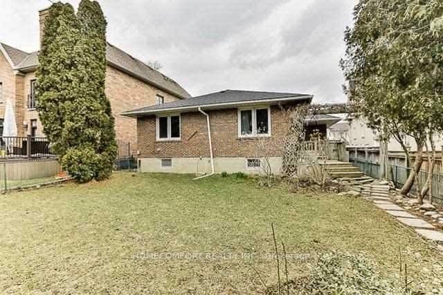 67 Munro Boulevard, Toronto, ON M2P 1C3