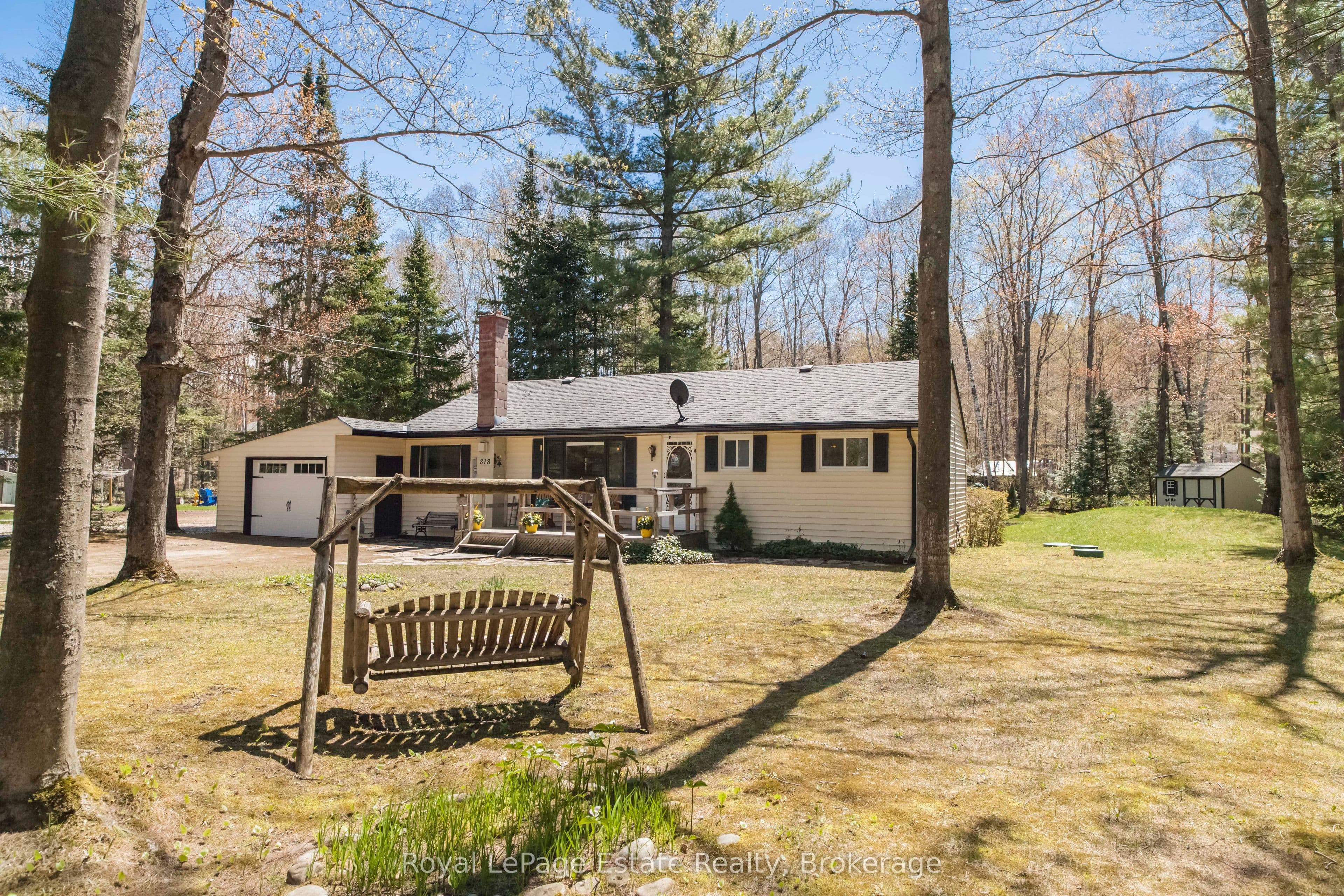 818 Sixth Street N, South Bruce Peninsula, ON N0H 2G0