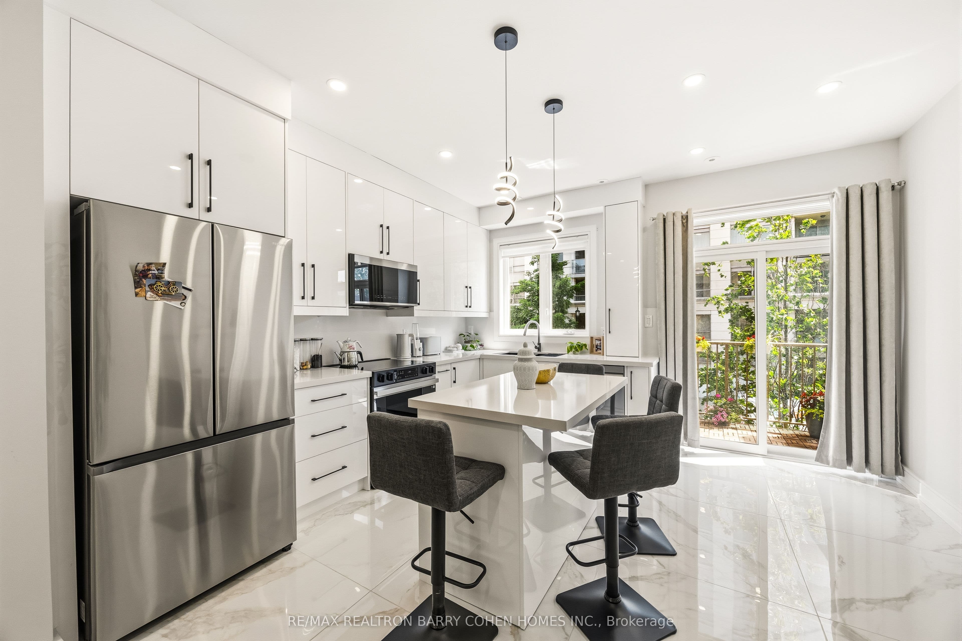21 Galleria Parkway 21, Markham, ON L3T 0A4