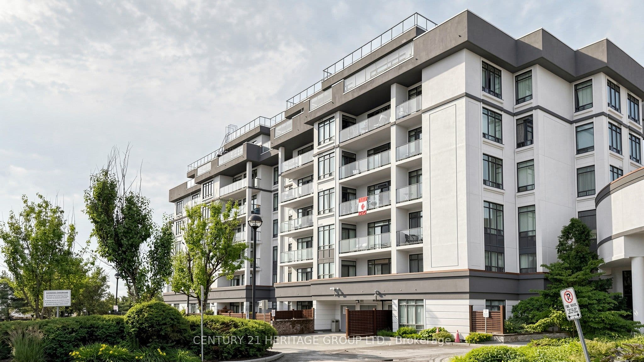11121 Yonge Street 311, Richmond Hill, ON L4C 0S7