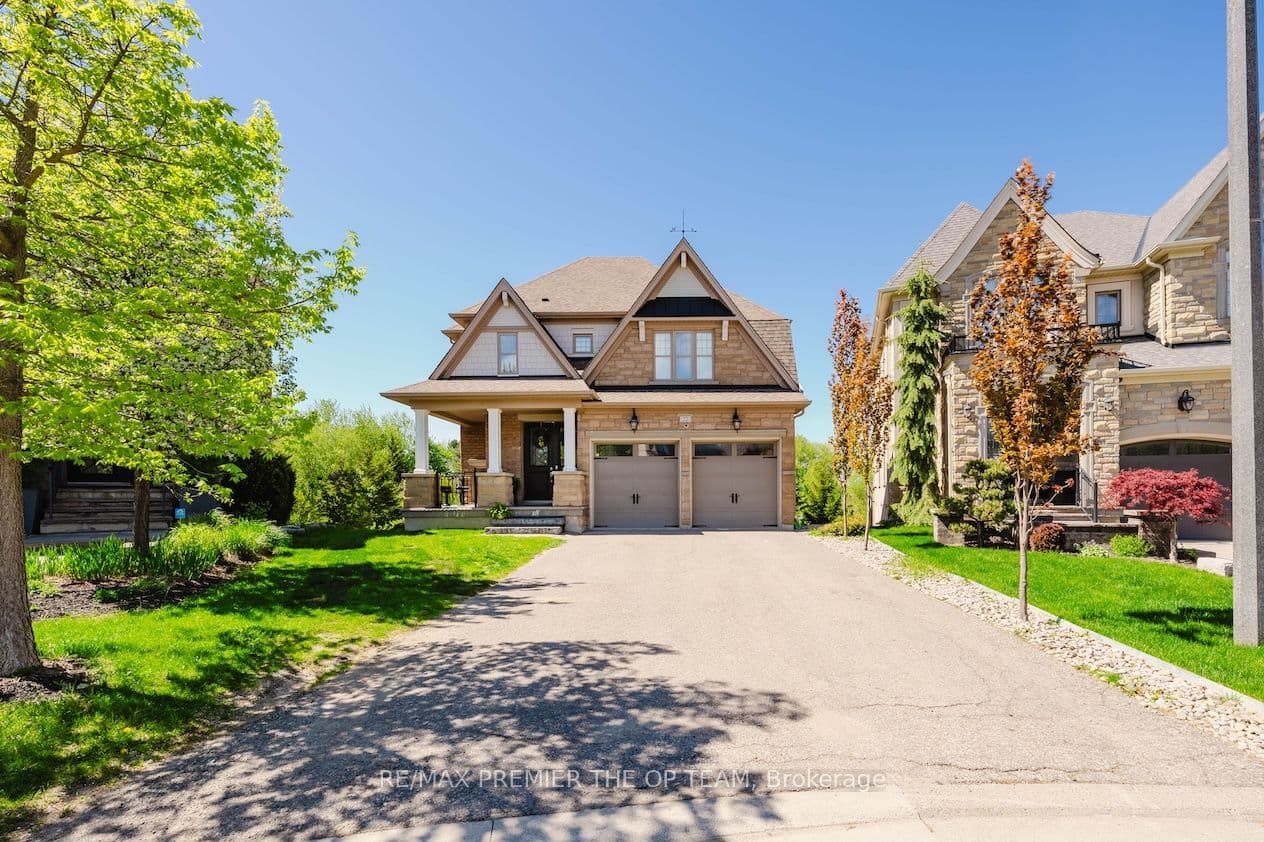 22 Adelia Place, King, ON L7B 0B4