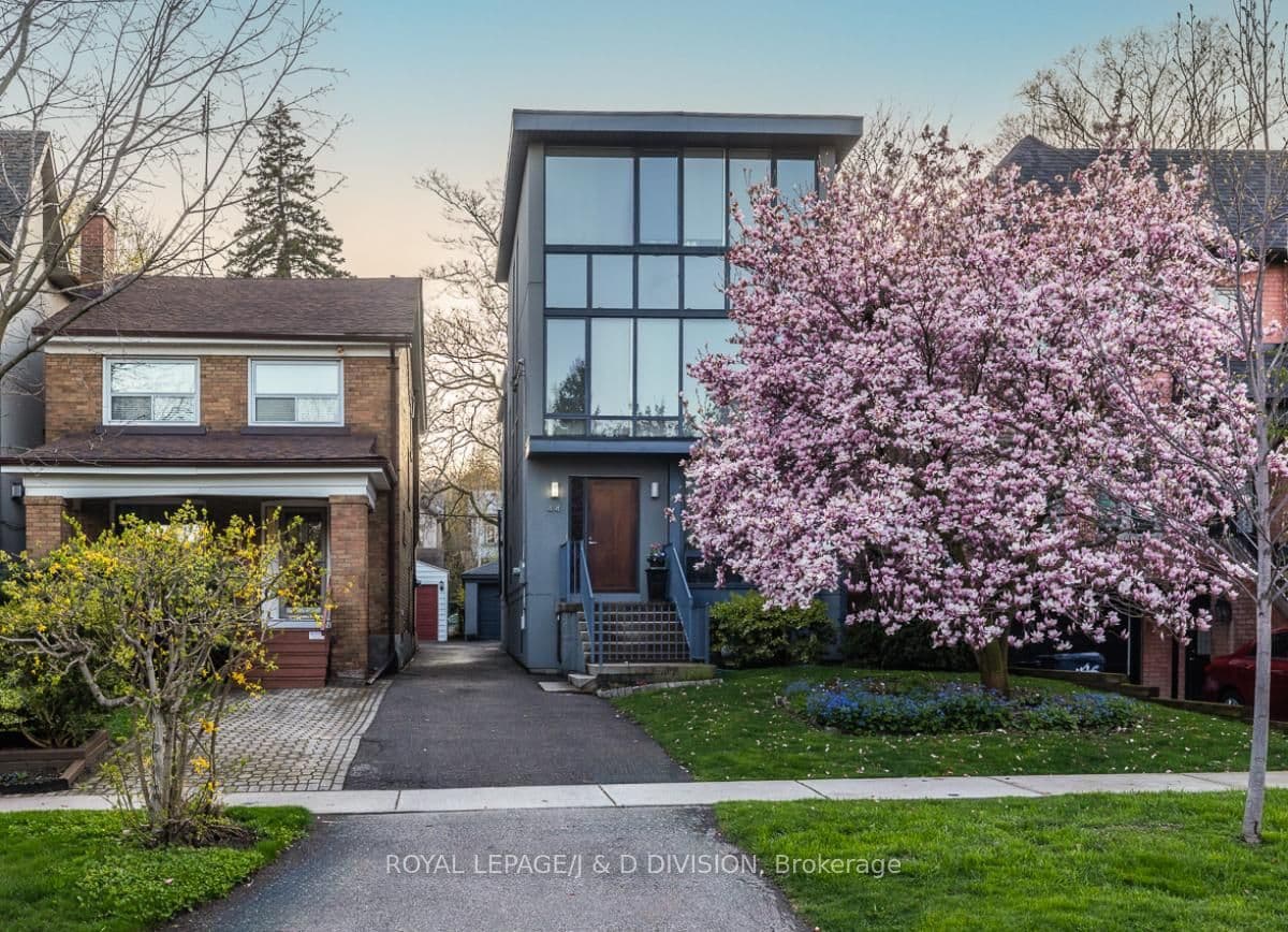 44 Standish Avenue, Toronto, ON M4W 3B1
