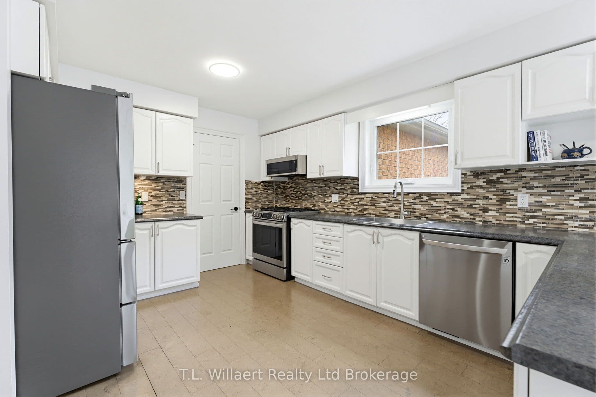 10 Woodside Drive, Tillsonburg, ON N4G 5P9