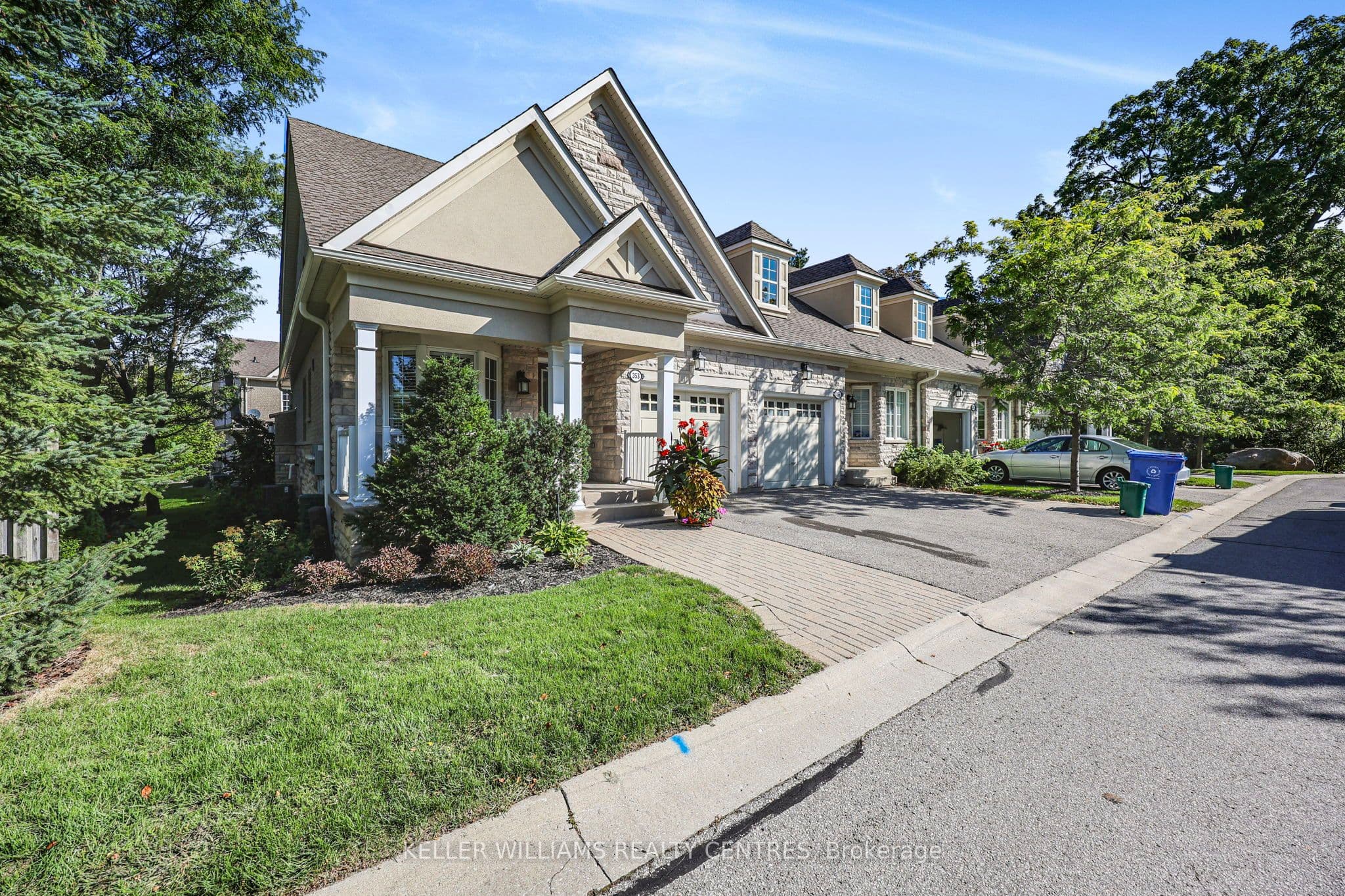353 Terry Carter Crescent 10, Newmarket, ON L3Y 9G2
