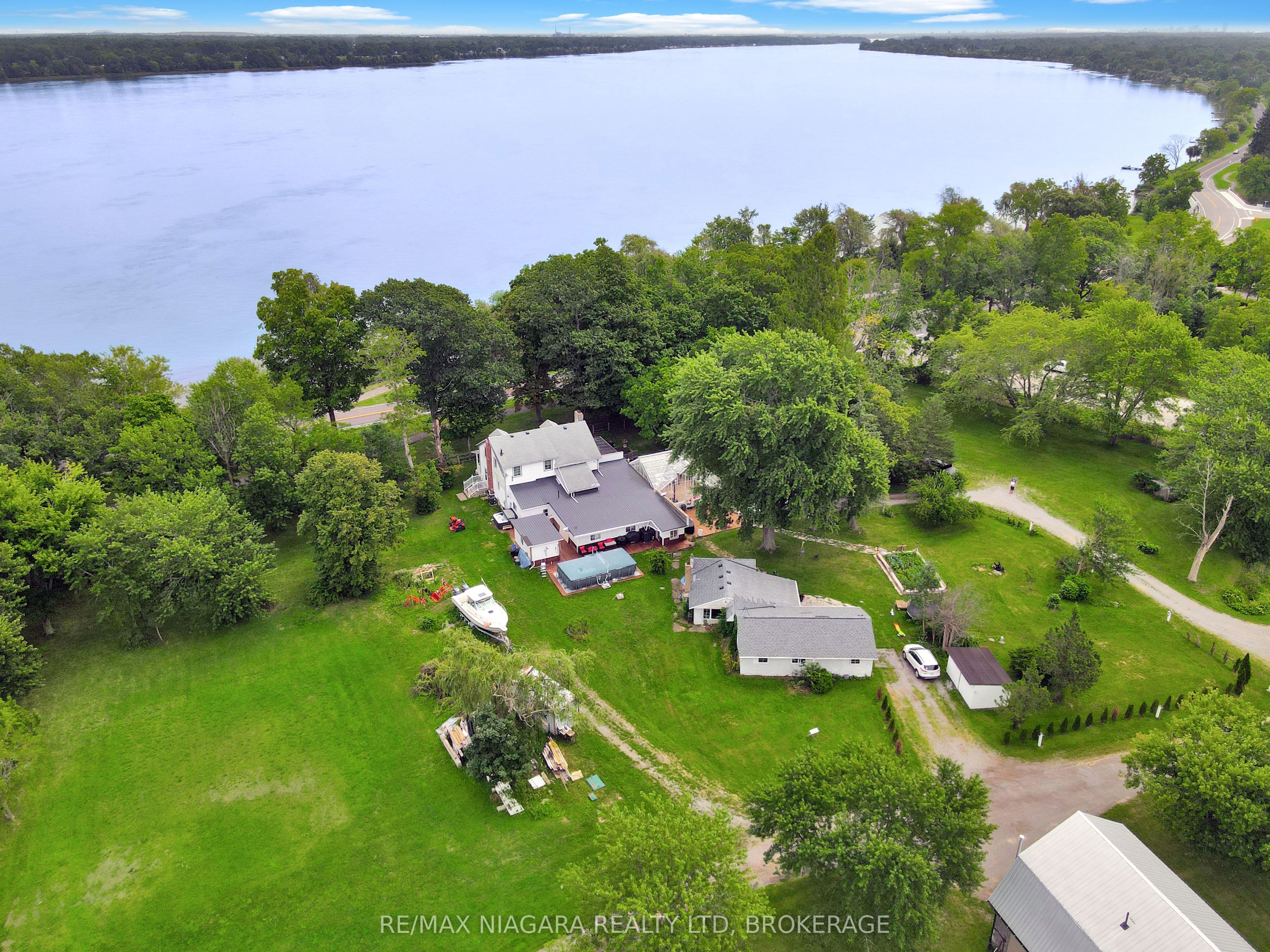 13693 Niagara River Parkway, Niagara Falls, ON L2E 6S6