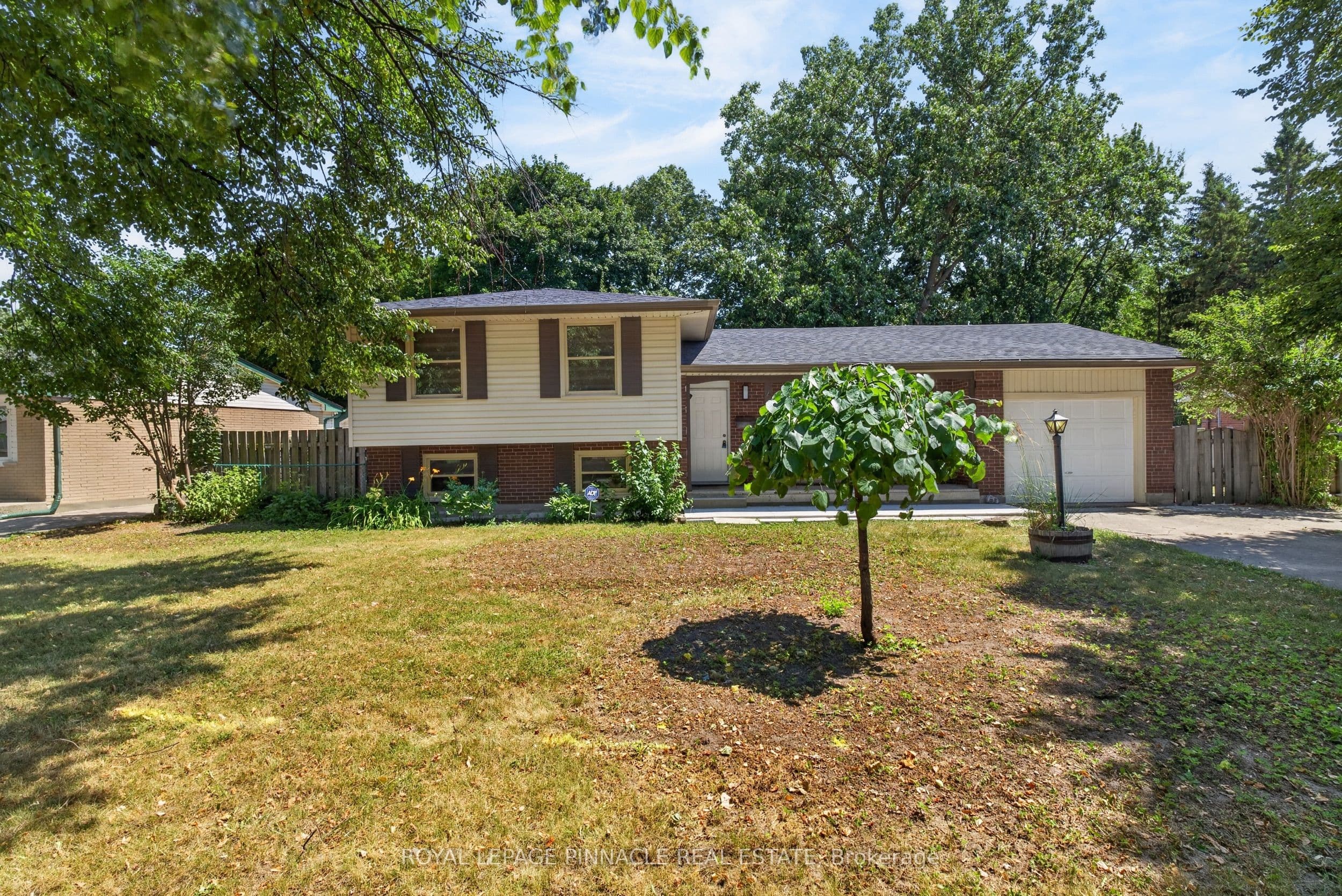 41 Amy Crescent, London East, ON N5Y 4A5
